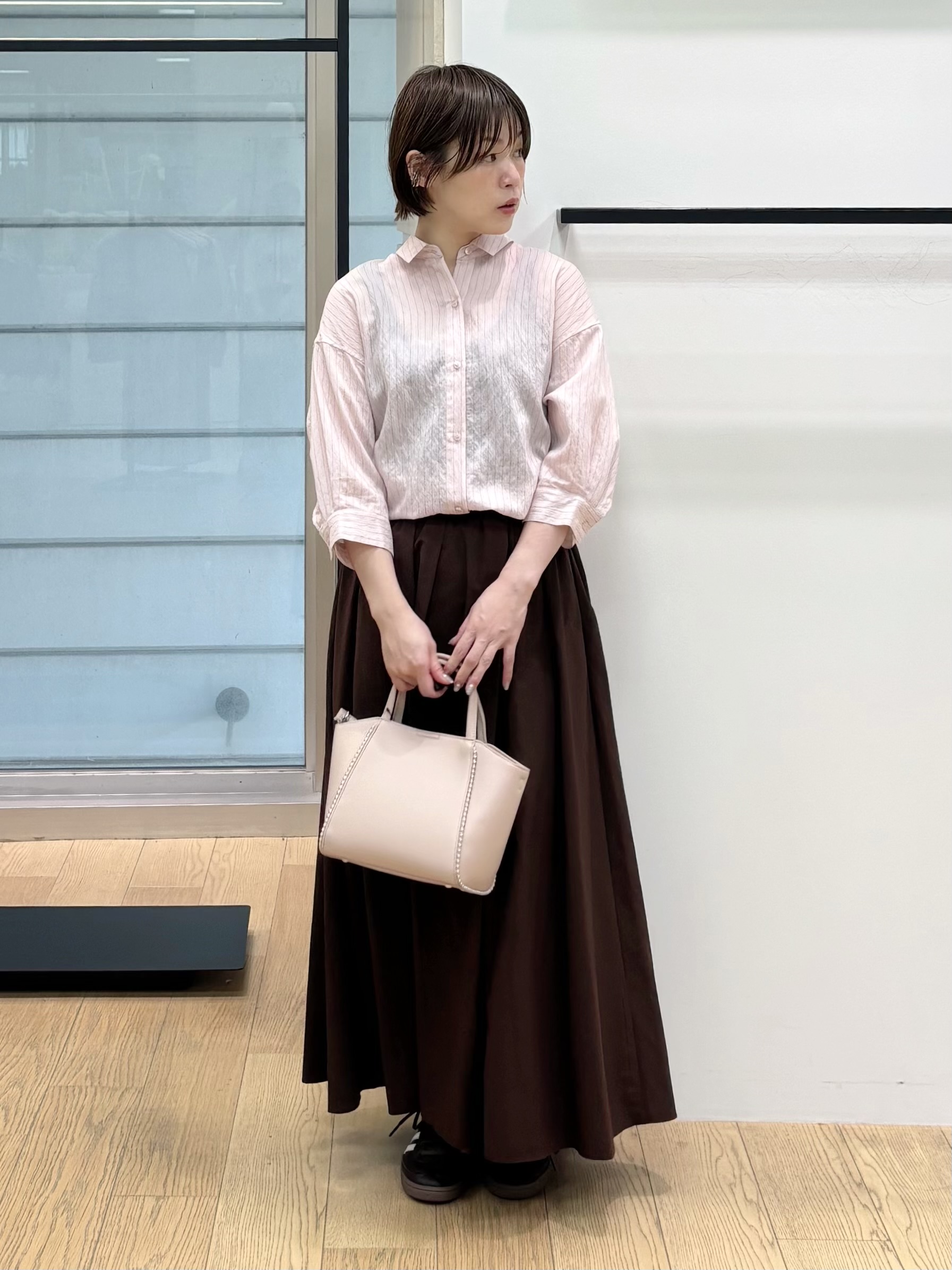 asamiさんの「INDIVI｜【シアー／7分袖】体型カバーゆったりシャツ」を使ったコーディネート