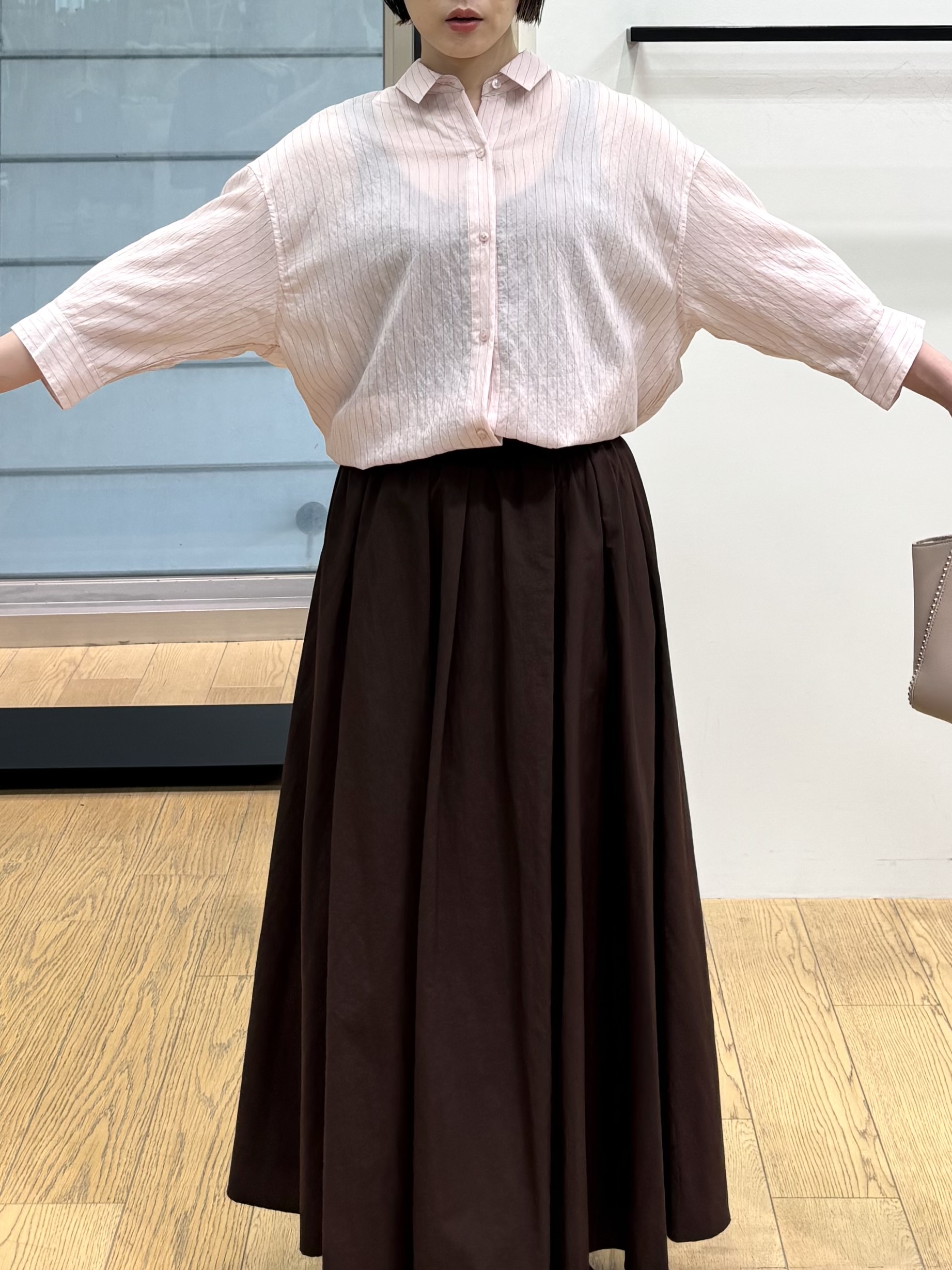 asamiさんの「INDIVI｜【シアー／7分袖】体型カバーゆったりシャツ」を使ったコーディネート