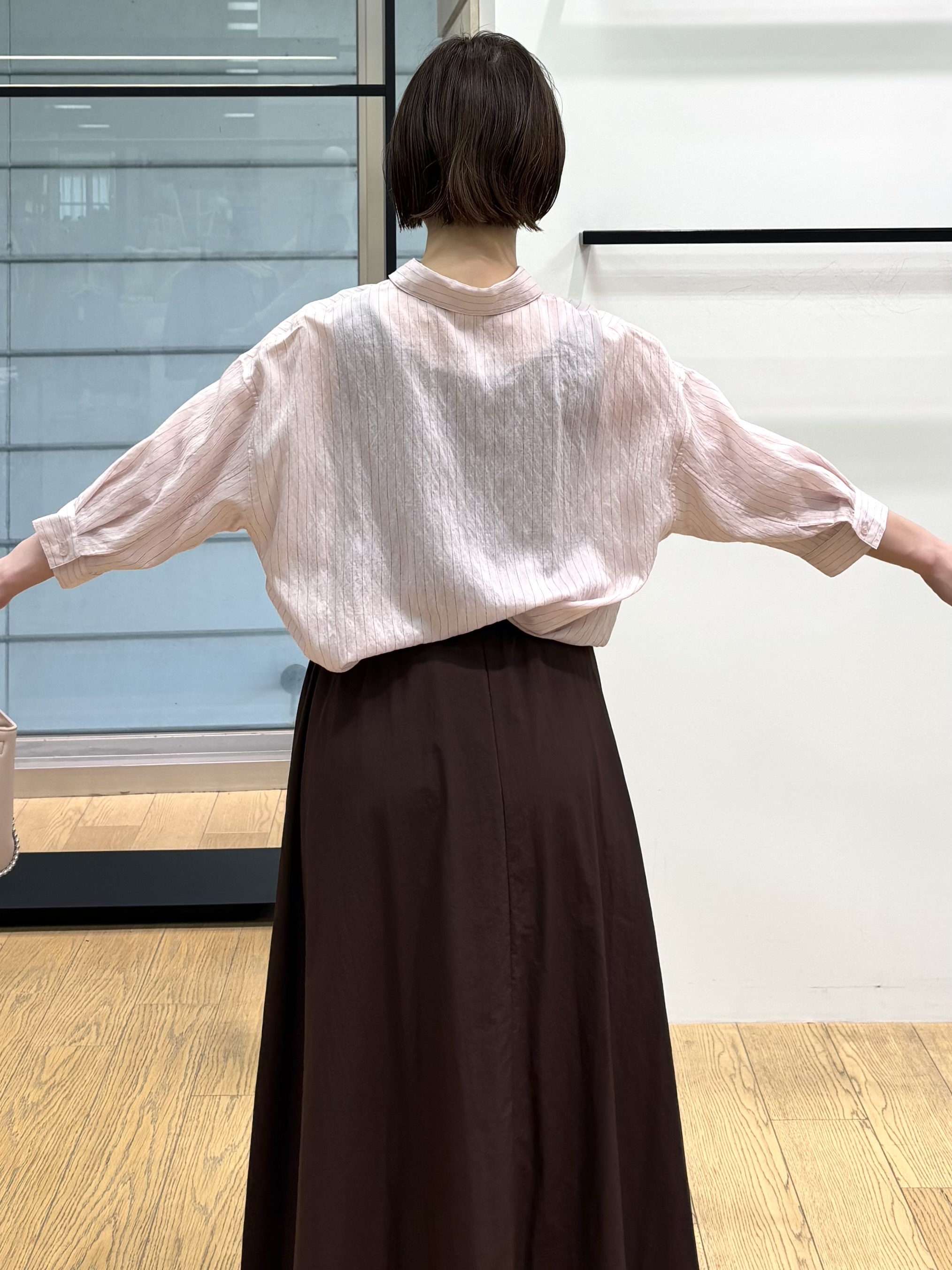asamiさんの「INDIVI｜【シアー／7分袖】体型カバーゆったりシャツ」を使ったコーディネート