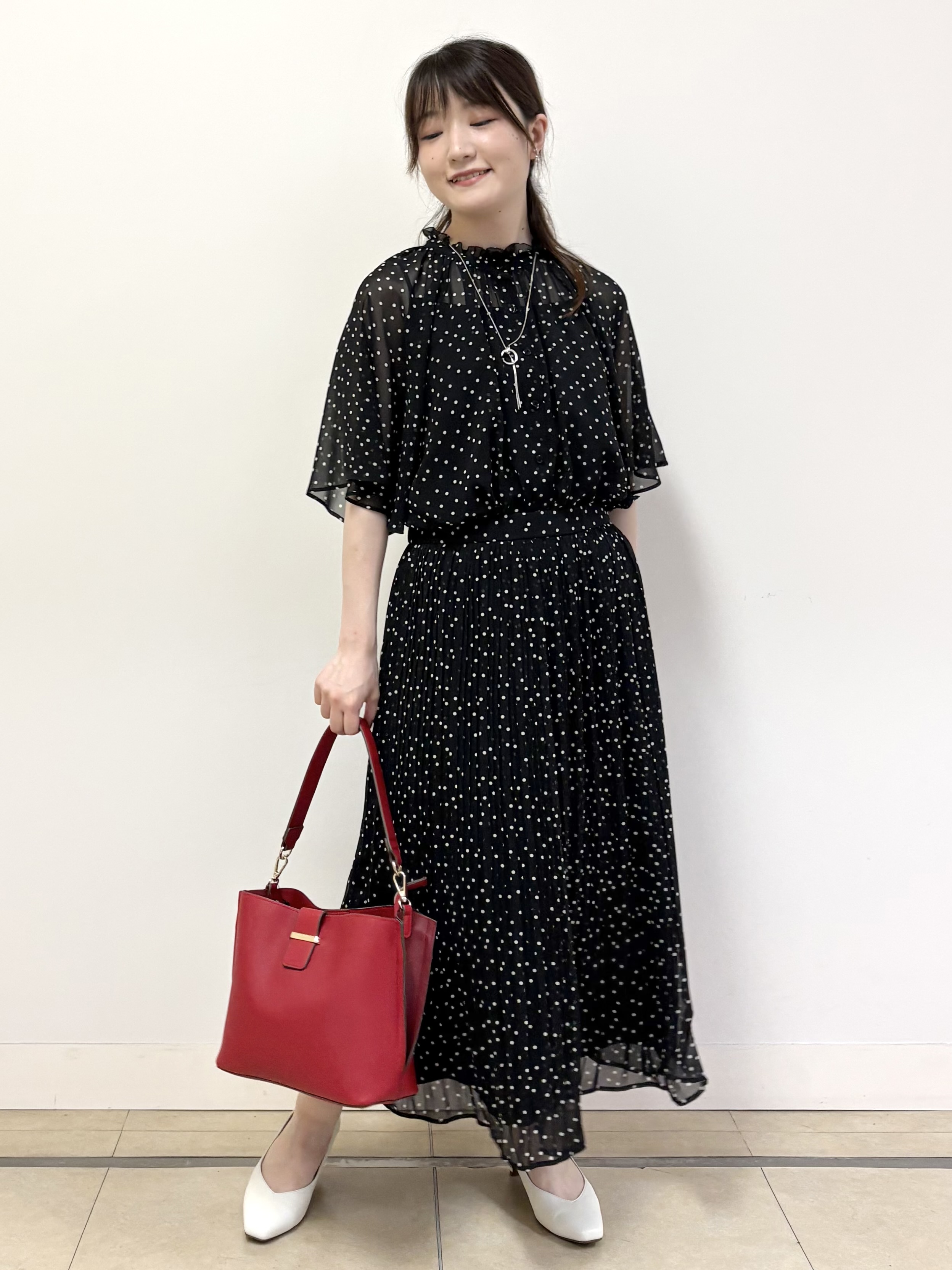 mikiさんの「Reflect｜【セットアップ／手洗い可】ドット柄シアーブラウス」を使ったコーディネート