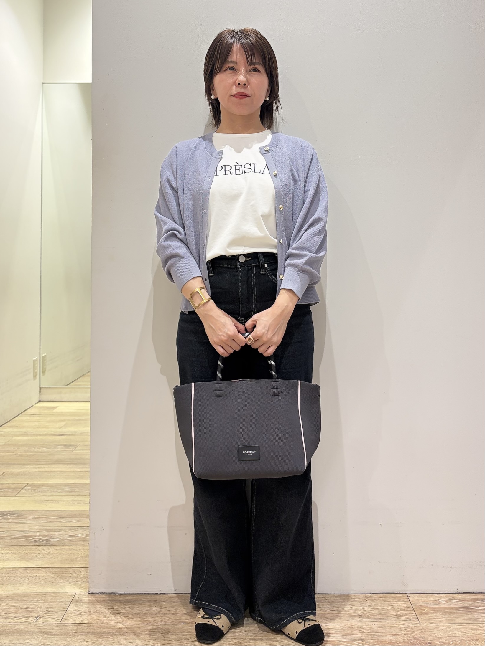 YUKOさんの「index｜【接触冷感／UVケア】裾レースロゴTシャツ《洗濯機OK／S-3L》」を使ったコーディネート