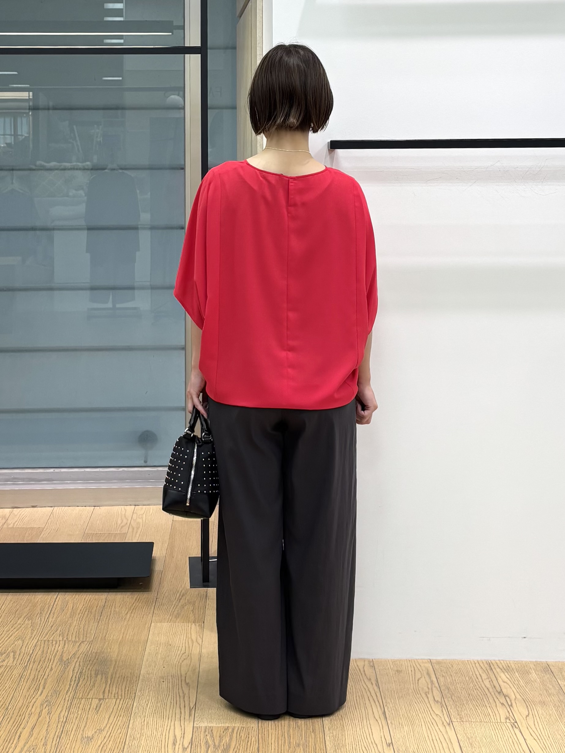 asamiさんの「INDIVI｜【UVケア／接触冷感】ジョーゼットドルマンブラウス」を使ったコーディネート