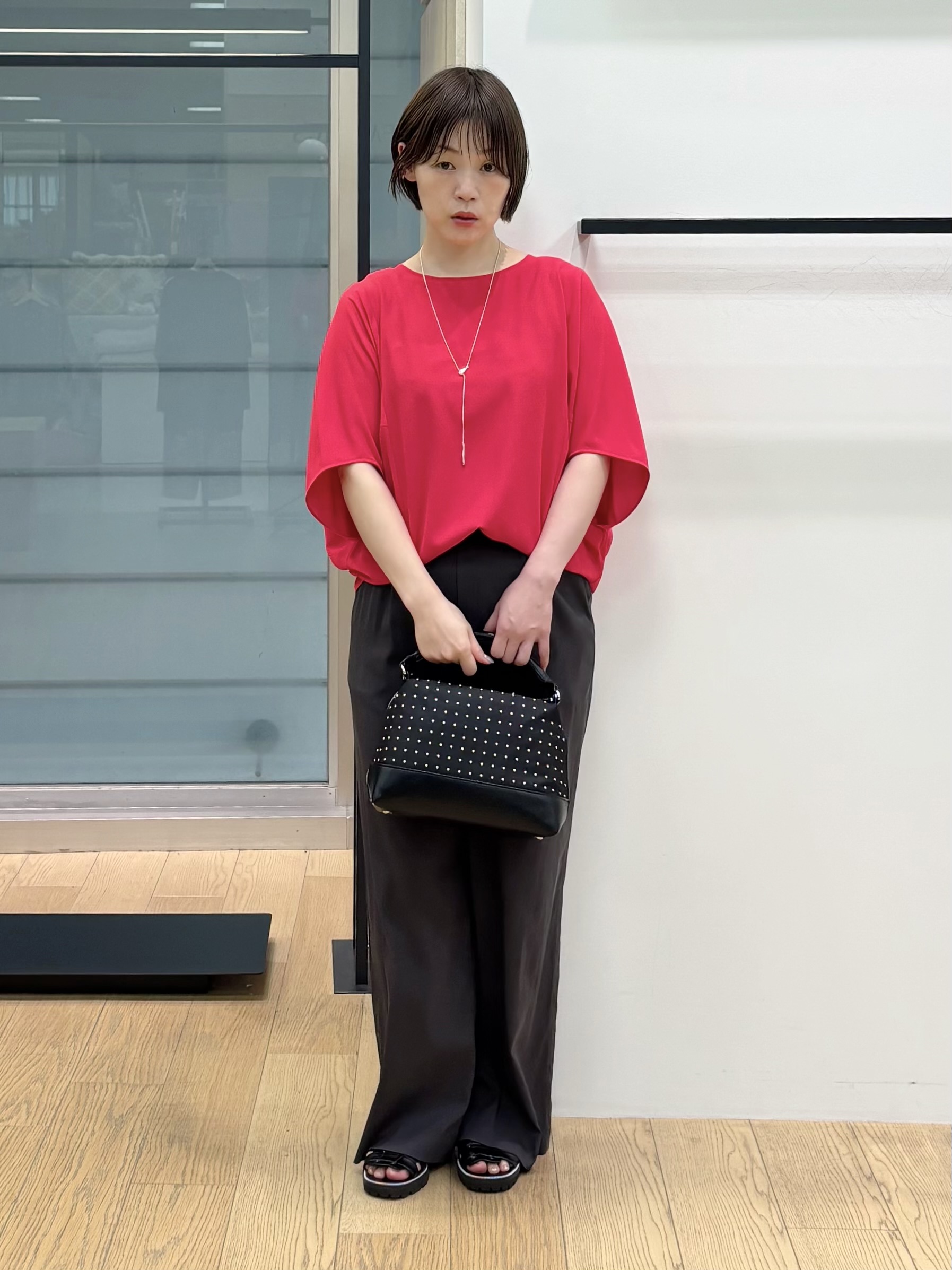 asamiさんの「INDIVI｜【UVケア／接触冷感】ジョーゼットドルマンブラウス」を使ったコーディネート