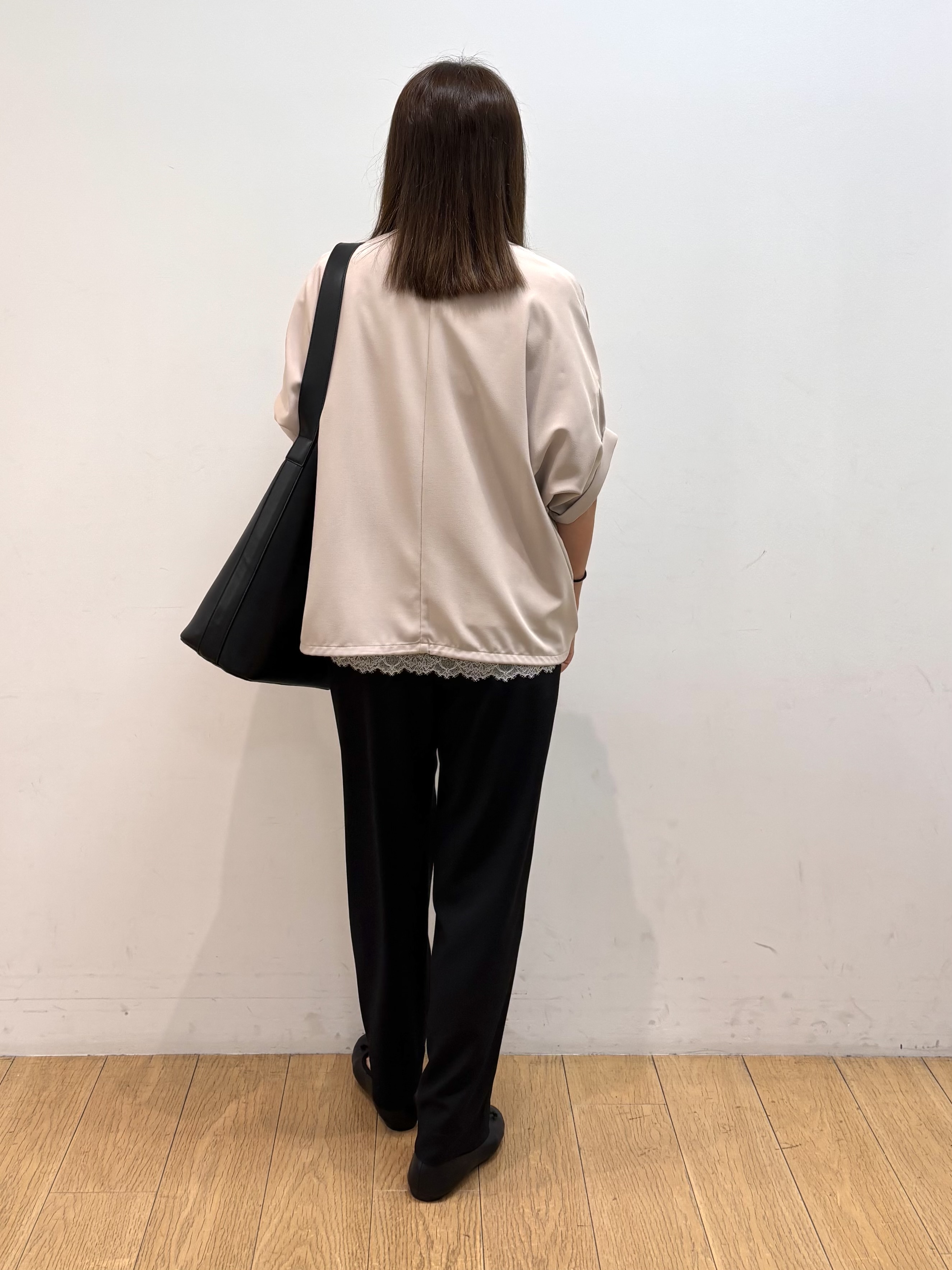 mikkoさんの「INDIVI｜【夏羽織り/着る日傘】ドルマンフォルムブルゾン」を使ったコーディネート