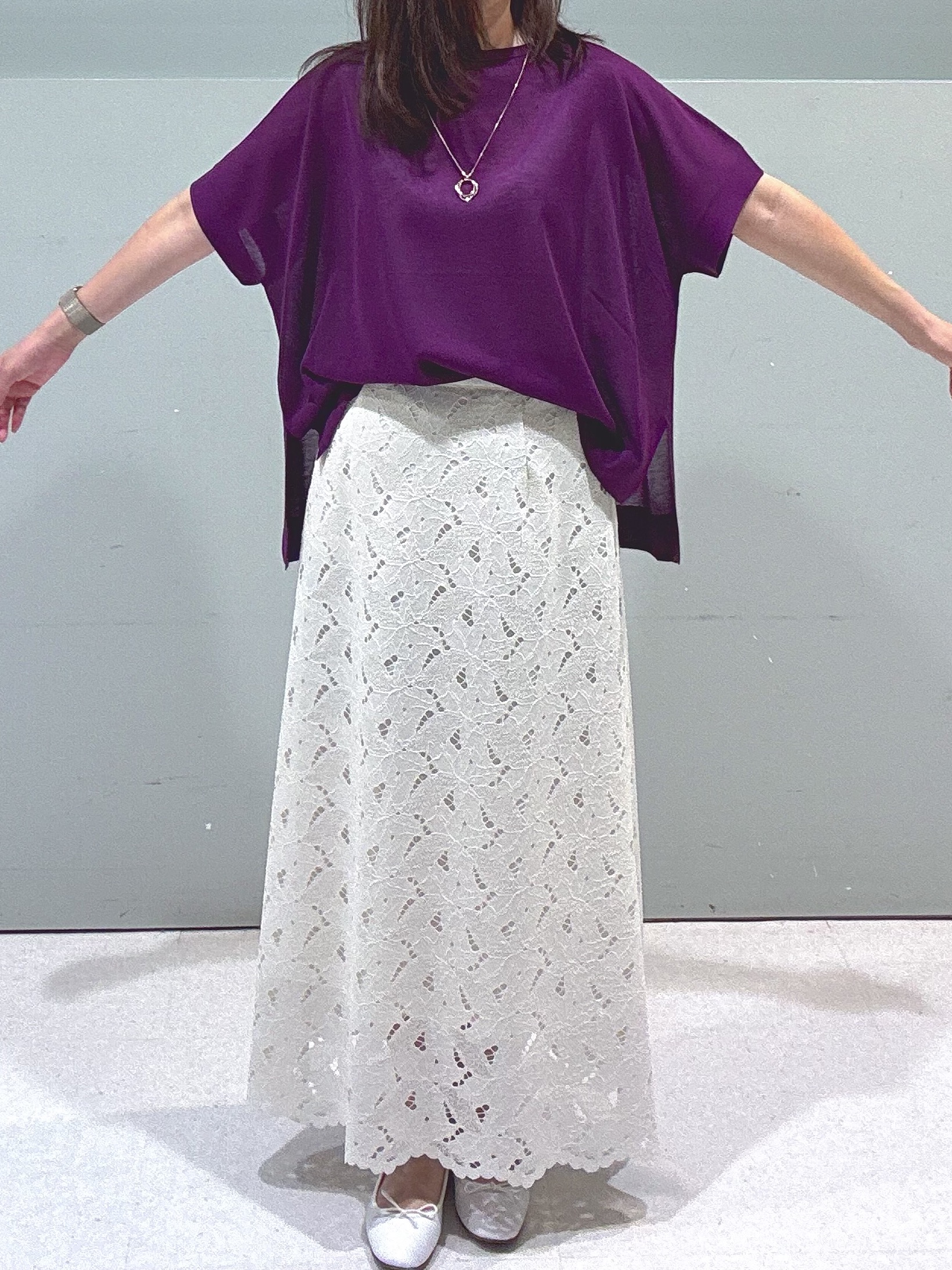 makiさんの「UNTITLED｜【アンサンブル可/品のある透け感】Tシャツ風ニットトップス」を使ったコーディネート