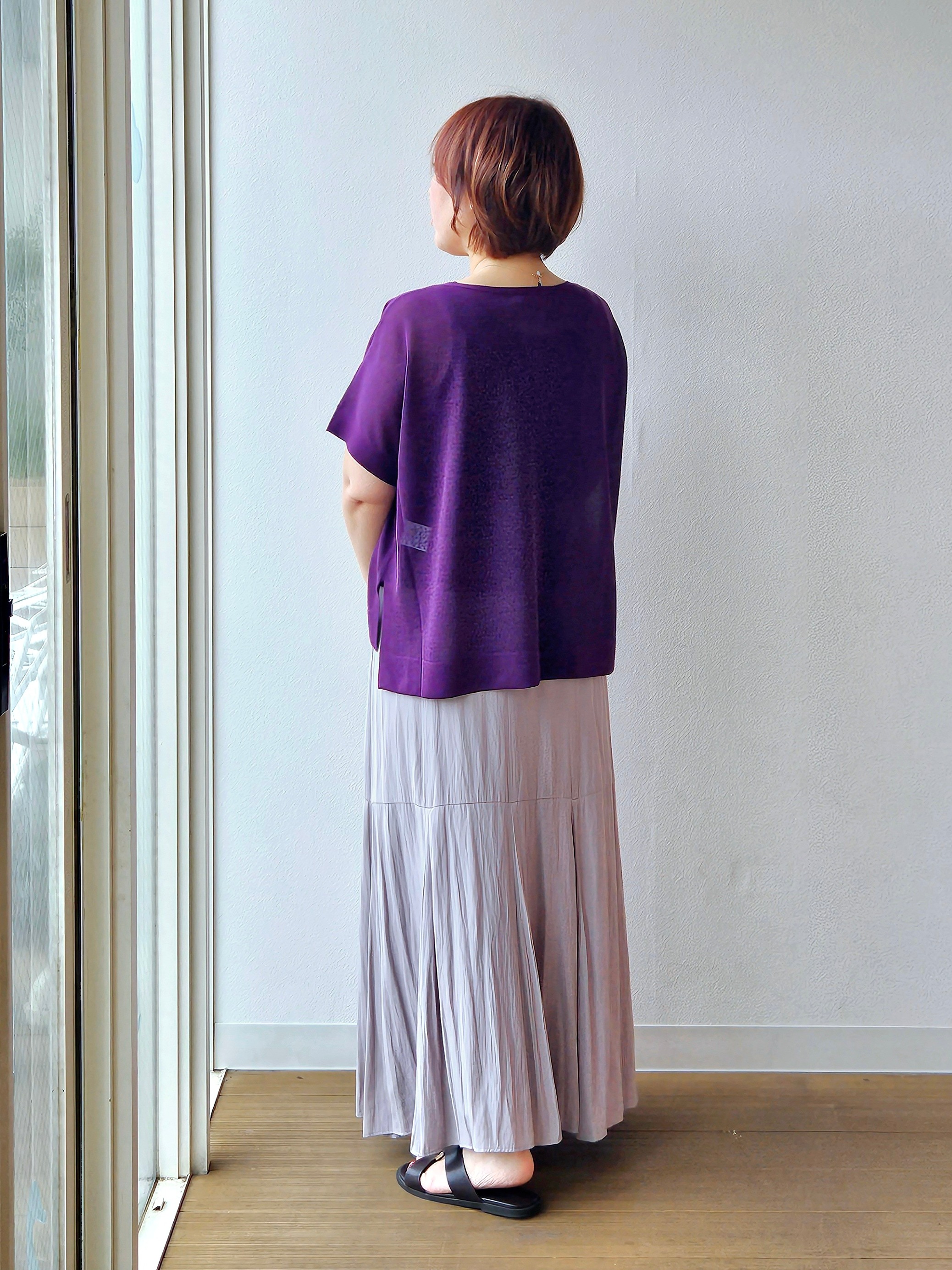 やじまさんの「UNTITLED｜【アンサンブル可/品のある透け感】Tシャツ風ニットトップス」を使ったコーディネート