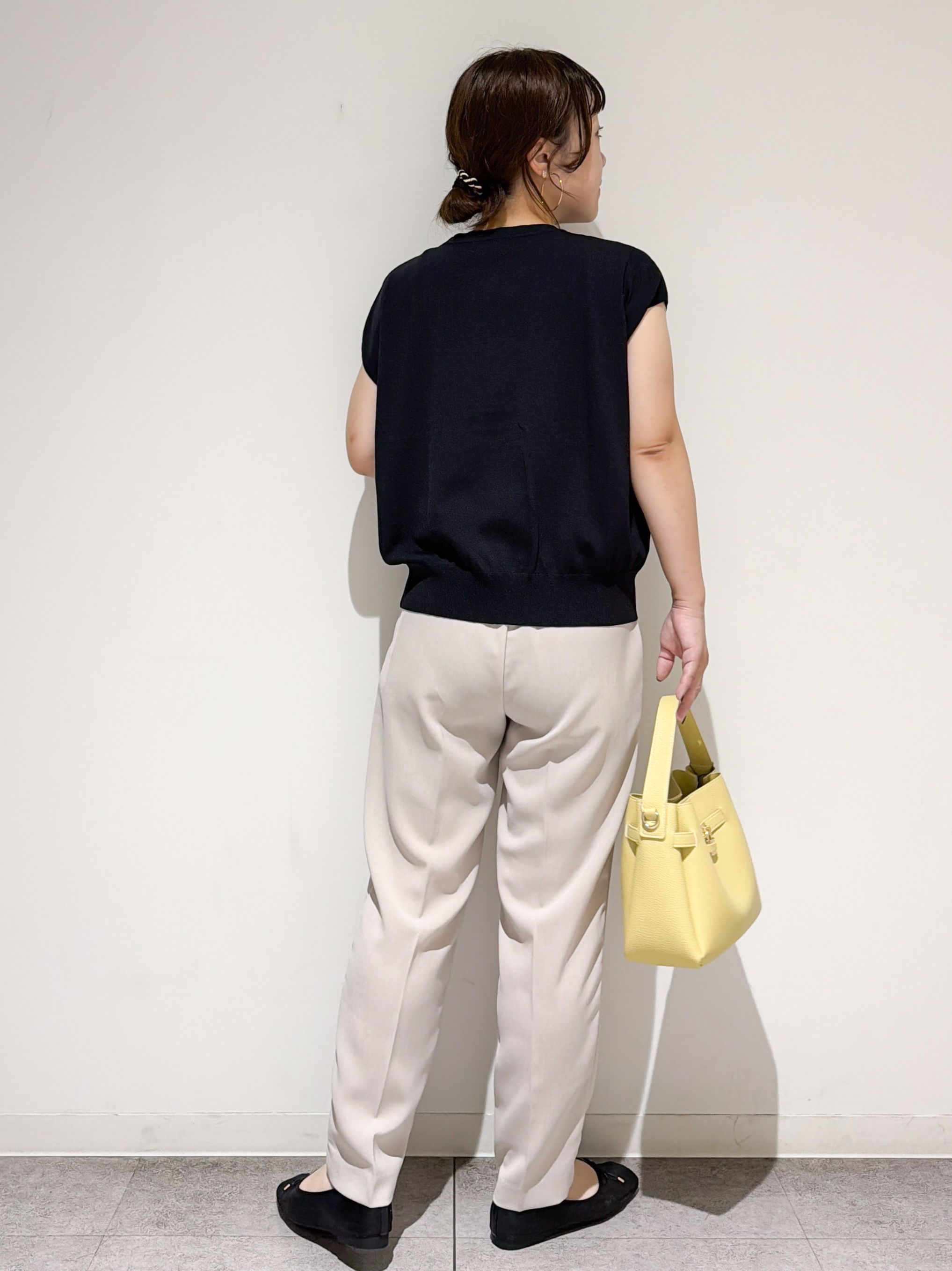 すずママさんの「OPAQUE.CLIP｜【接触冷感／UV】フリルフレンチスリーブニット《洗濯機OK》」を使ったコーディネート