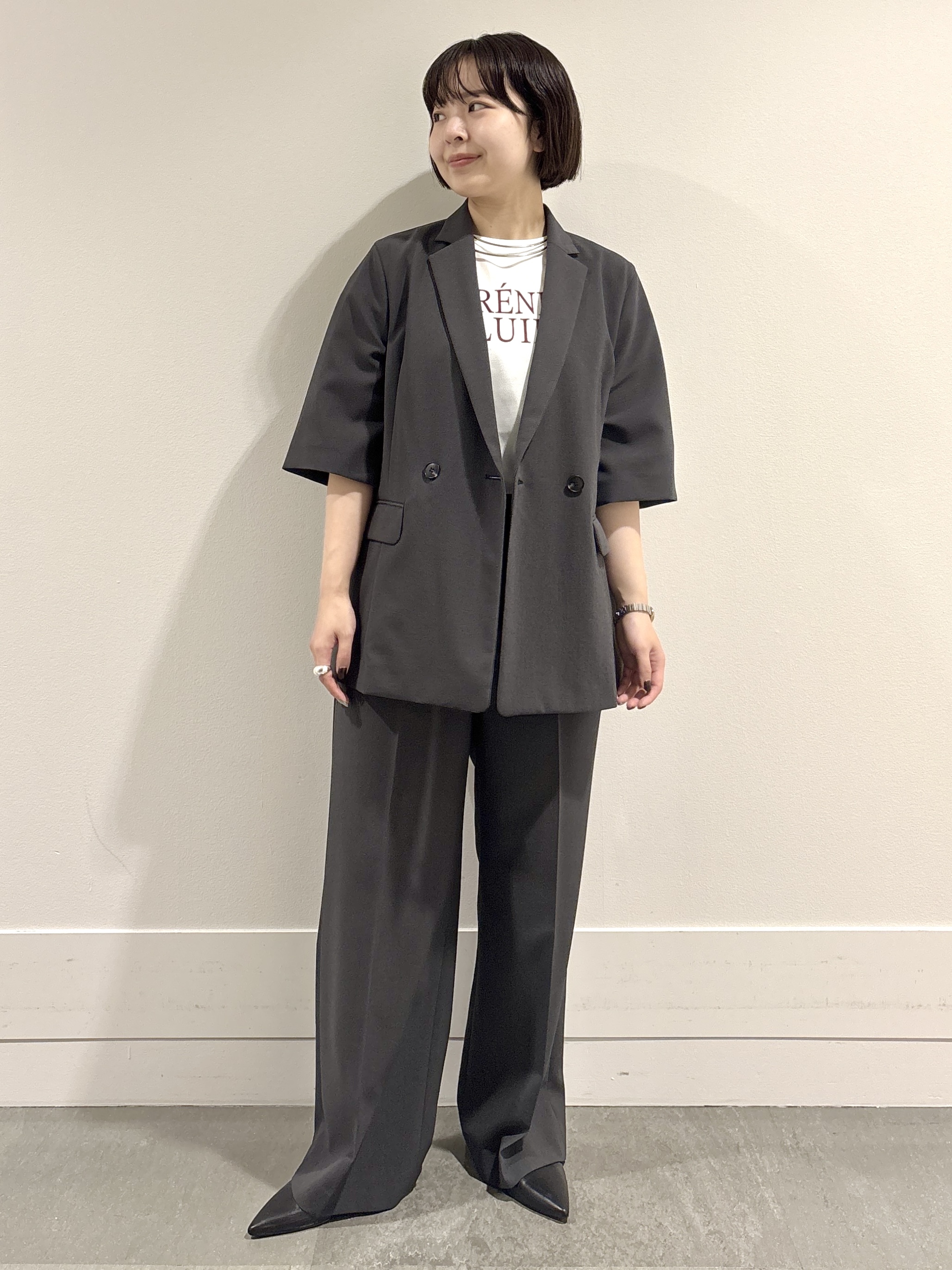 モエカさんの「UNTITLED｜【セットアップ可/UVカット/通気性】エアリークール半袖ジャケット」を使ったコーディネート