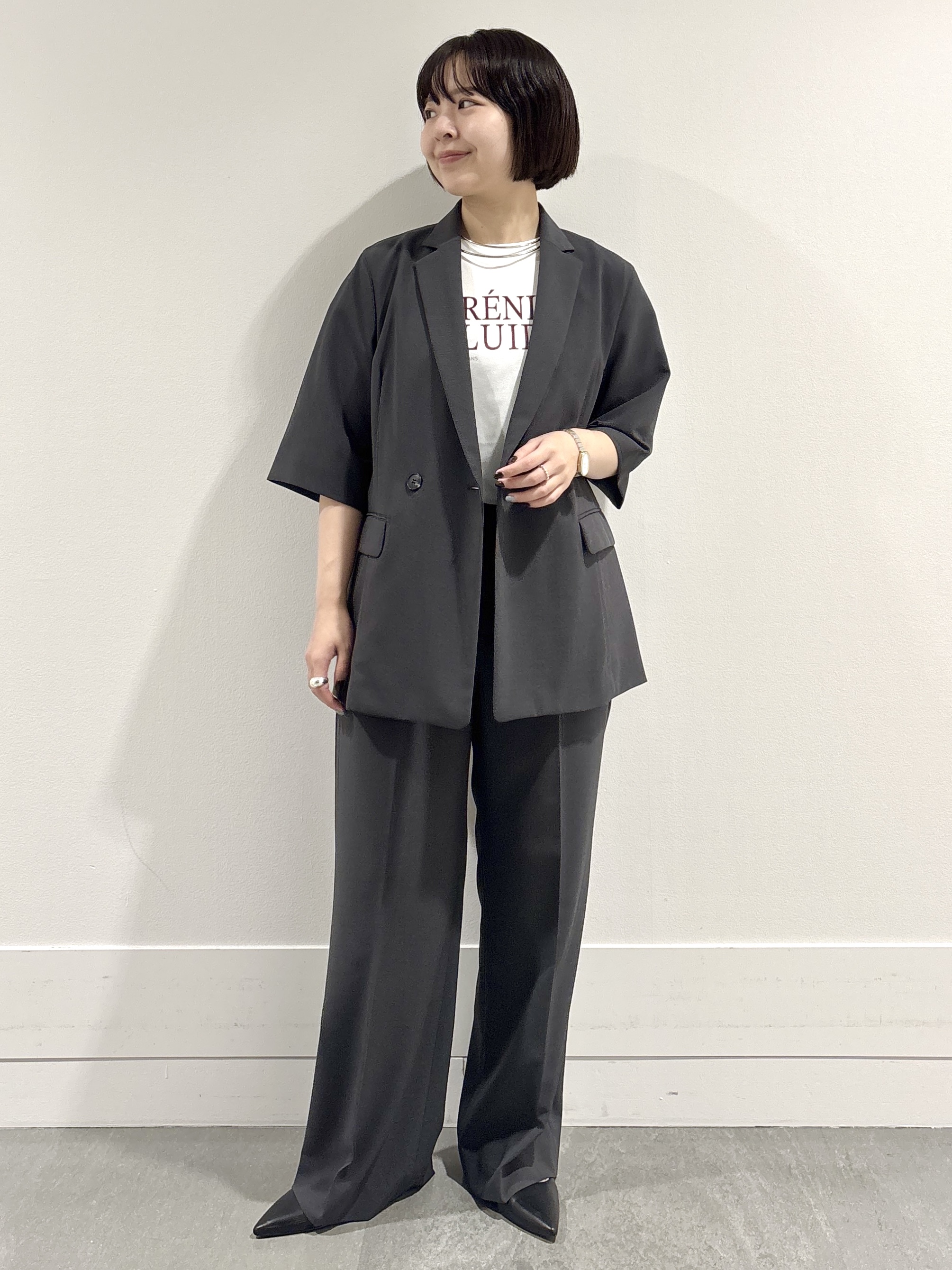 モエカさんの「UNTITLED｜【セットアップ可/UVカット/通気性】エアリークール半袖ジャケット」を使ったコーディネート