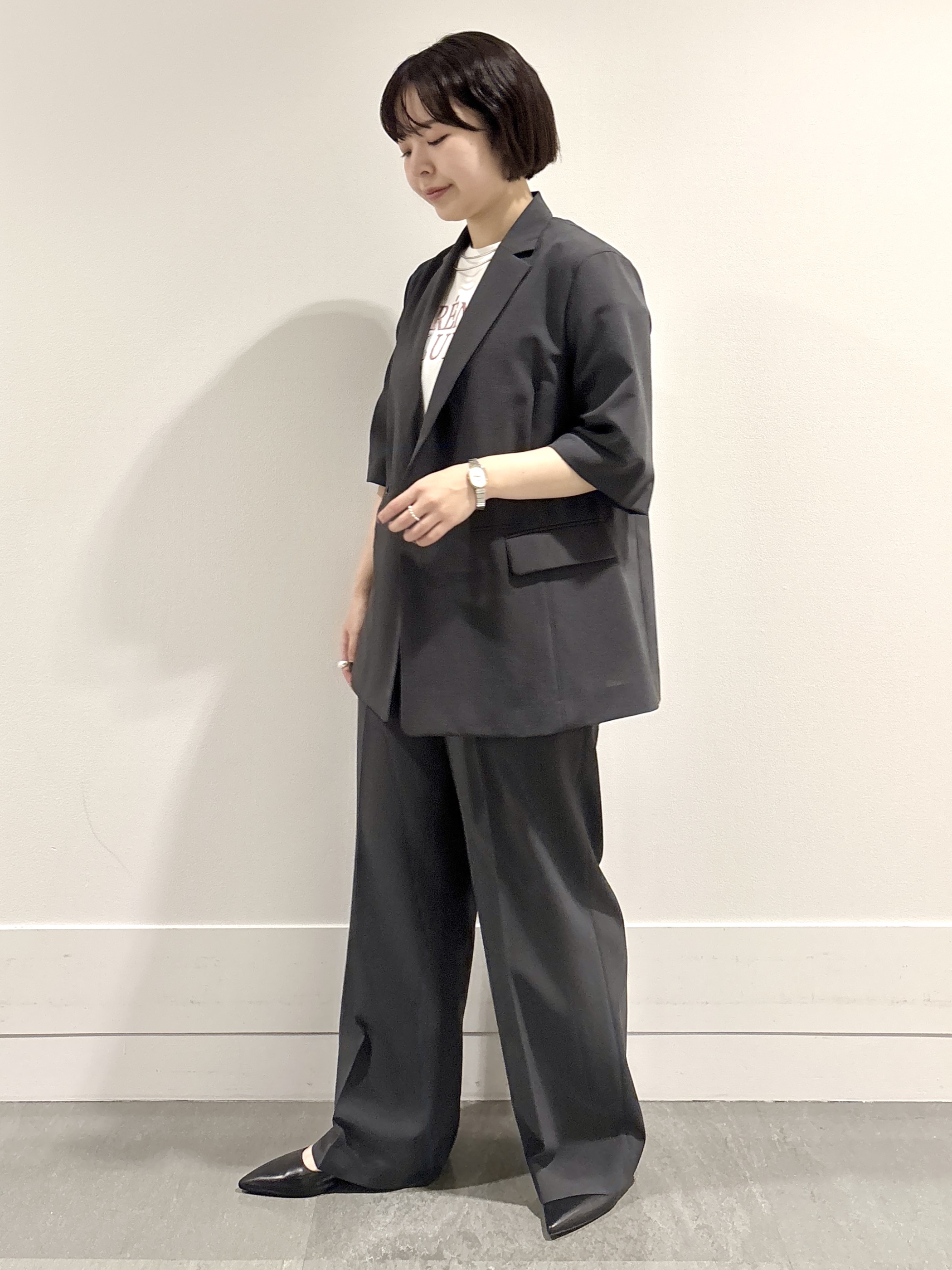 モエカさんの「UNTITLED｜【セットアップ可/UVカット/通気性】エアリークール半袖ジャケット」を使ったコーディネート