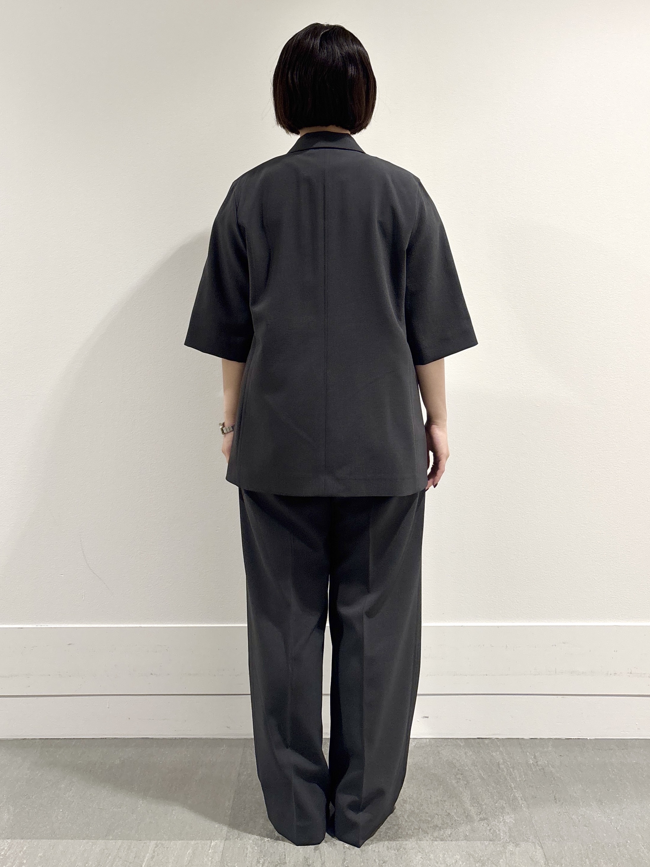 モエカさんの「UNTITLED｜【セットアップ可/UVカット/通気性】エアリークール半袖ジャケット」を使ったコーディネート
