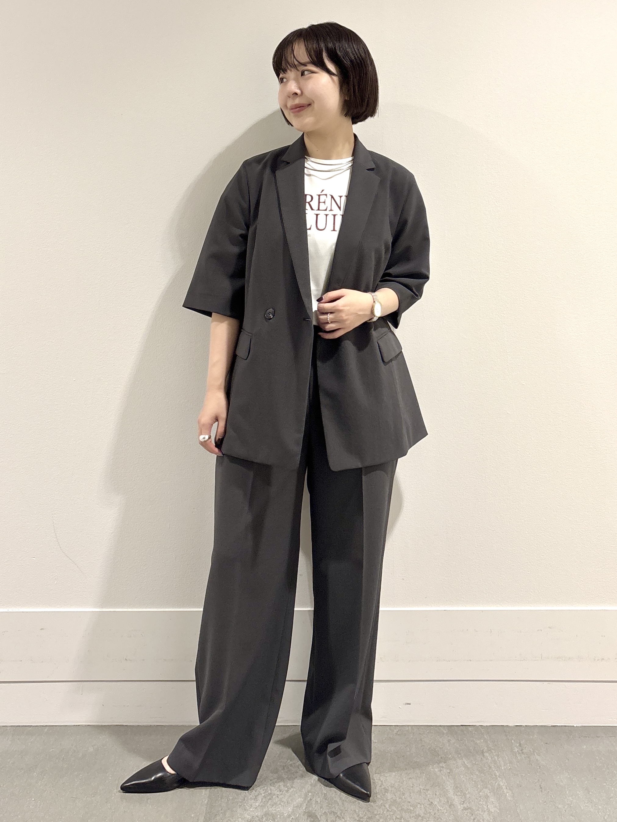 モエカさんの「UNTITLED｜【セットアップ可/UVカット/通気性】エアリークール半袖ジャケット」を使ったコーディネート