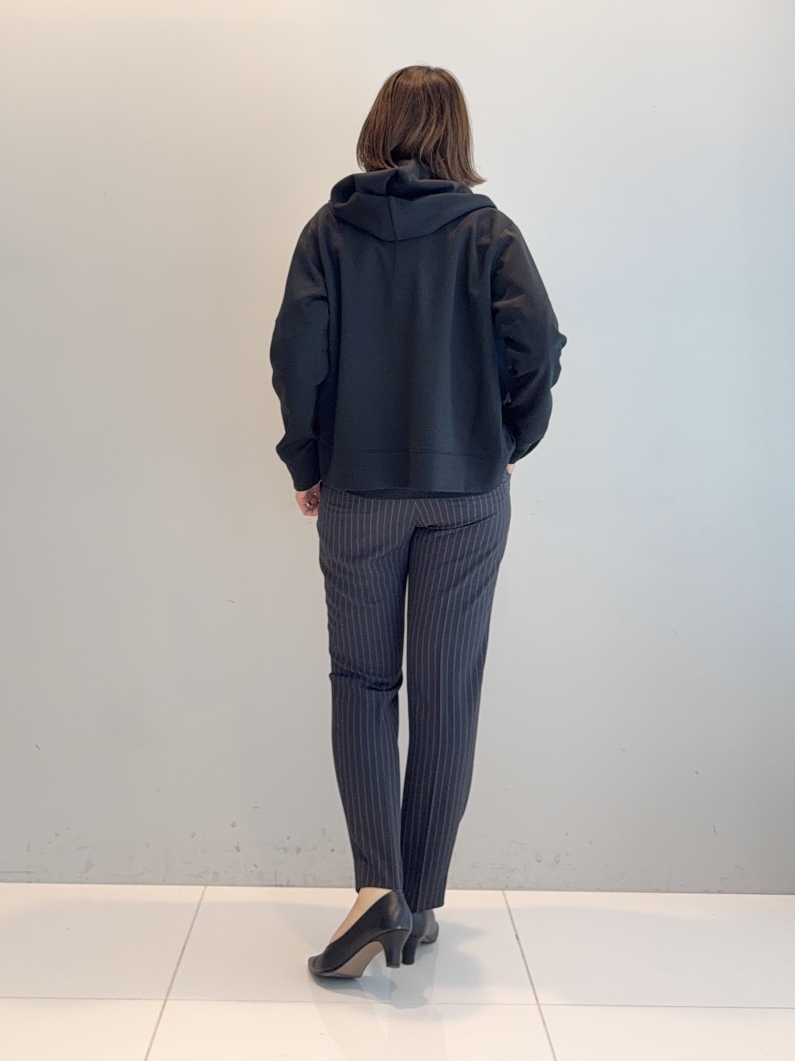 murayamaさんの「INDIVI｜【接触冷感/UVケア/着る日傘】テーパードパンツ」を使ったコーディネート