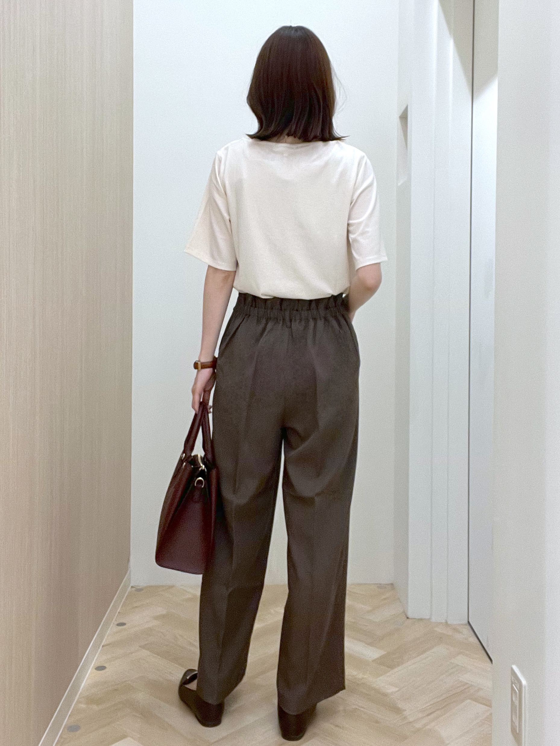  おまつさんの「grove｜着るだけで旬顔 ドレープネックテレコTシャツ」を使ったコーディネート