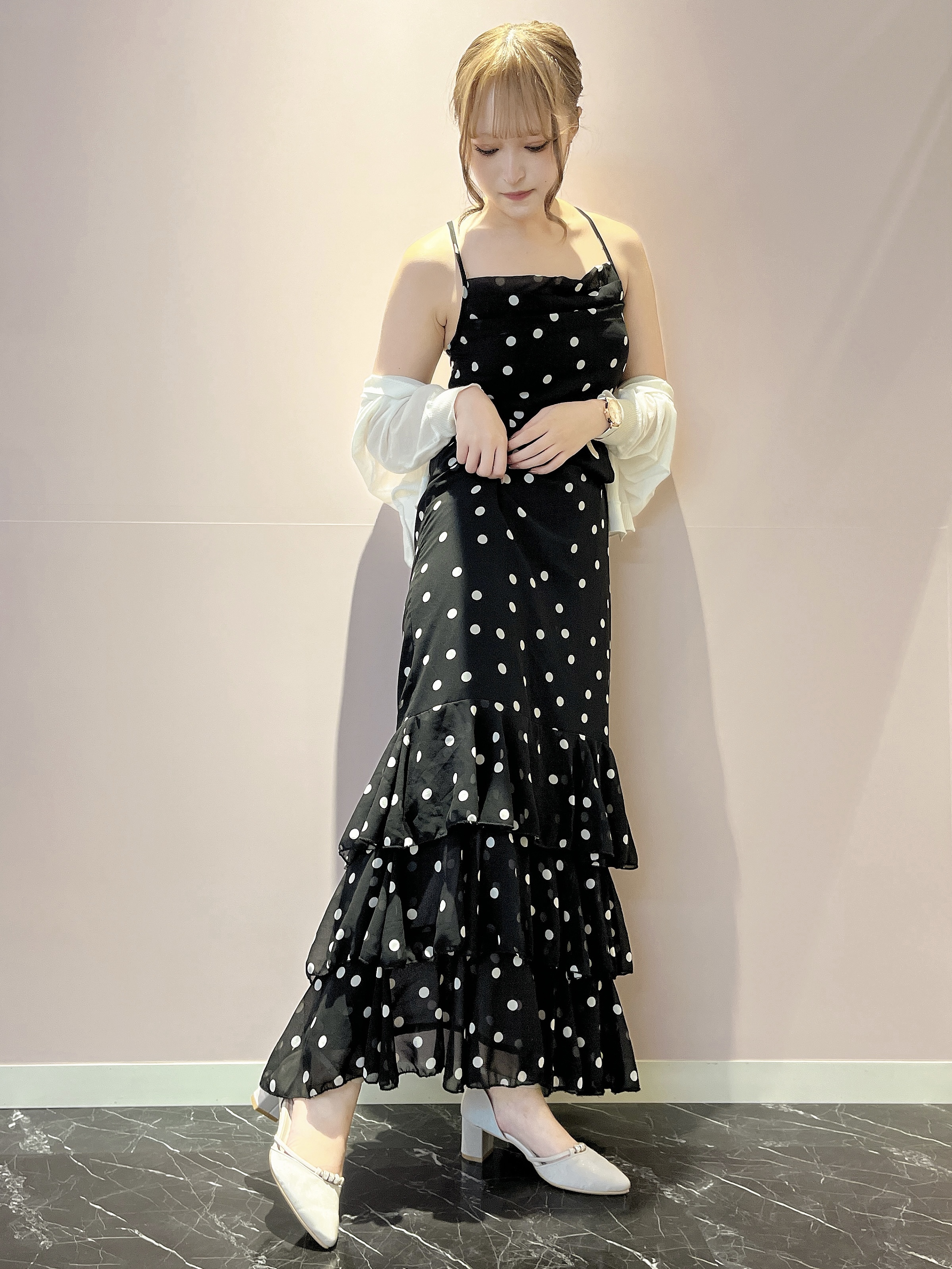 このかさんの「ESPERANZA｜ジュエルセパレートパンプス」を使ったコーディネート