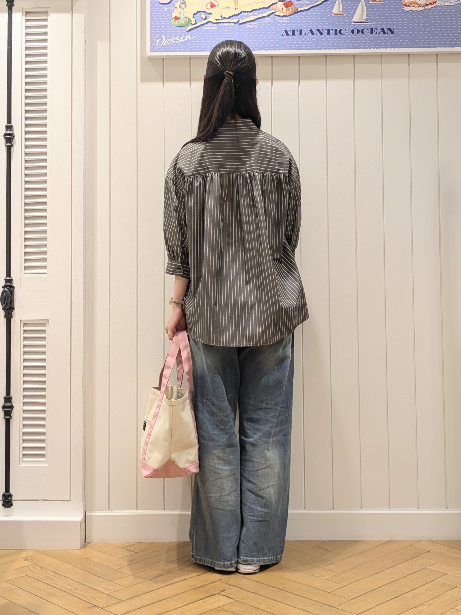 冨澤麻里さんの「Dessin｜【UVカット】ギャザースリーブストライプシャツ6分袖」を使ったコーディネート