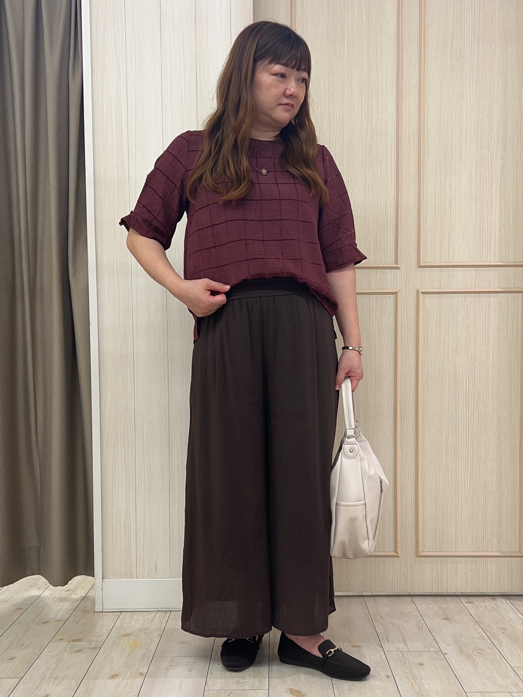 akiさんの「SHOO･LA･RUE｜【セットアップ可/S-LL】モールチェックで上品に タックスリーブ ブラウス」を使ったコーディネート