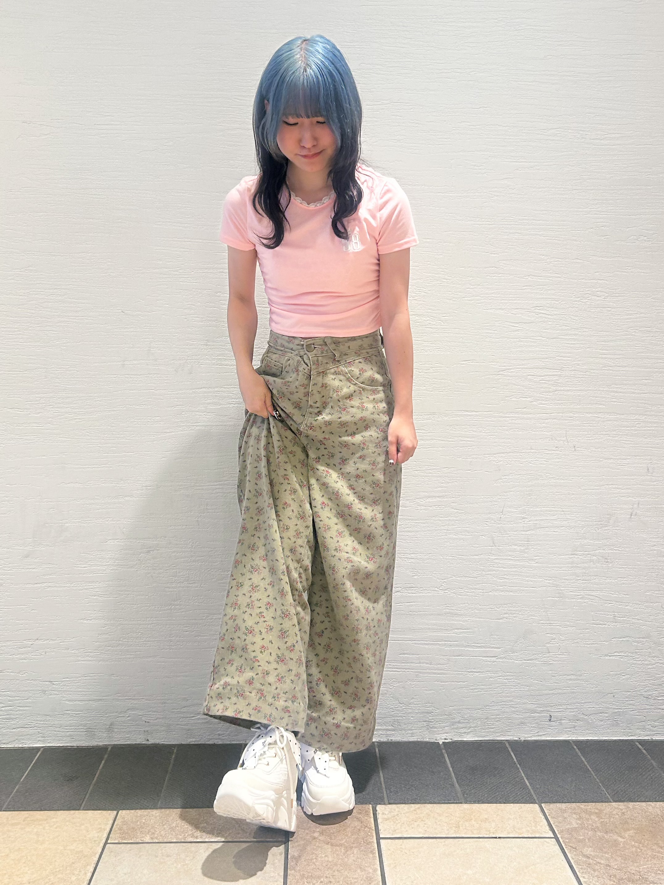 miyuさんの「ESPERANZA｜きゅんフィットリボン付き2WAYインヒールスニーカー」を使ったコーディネート