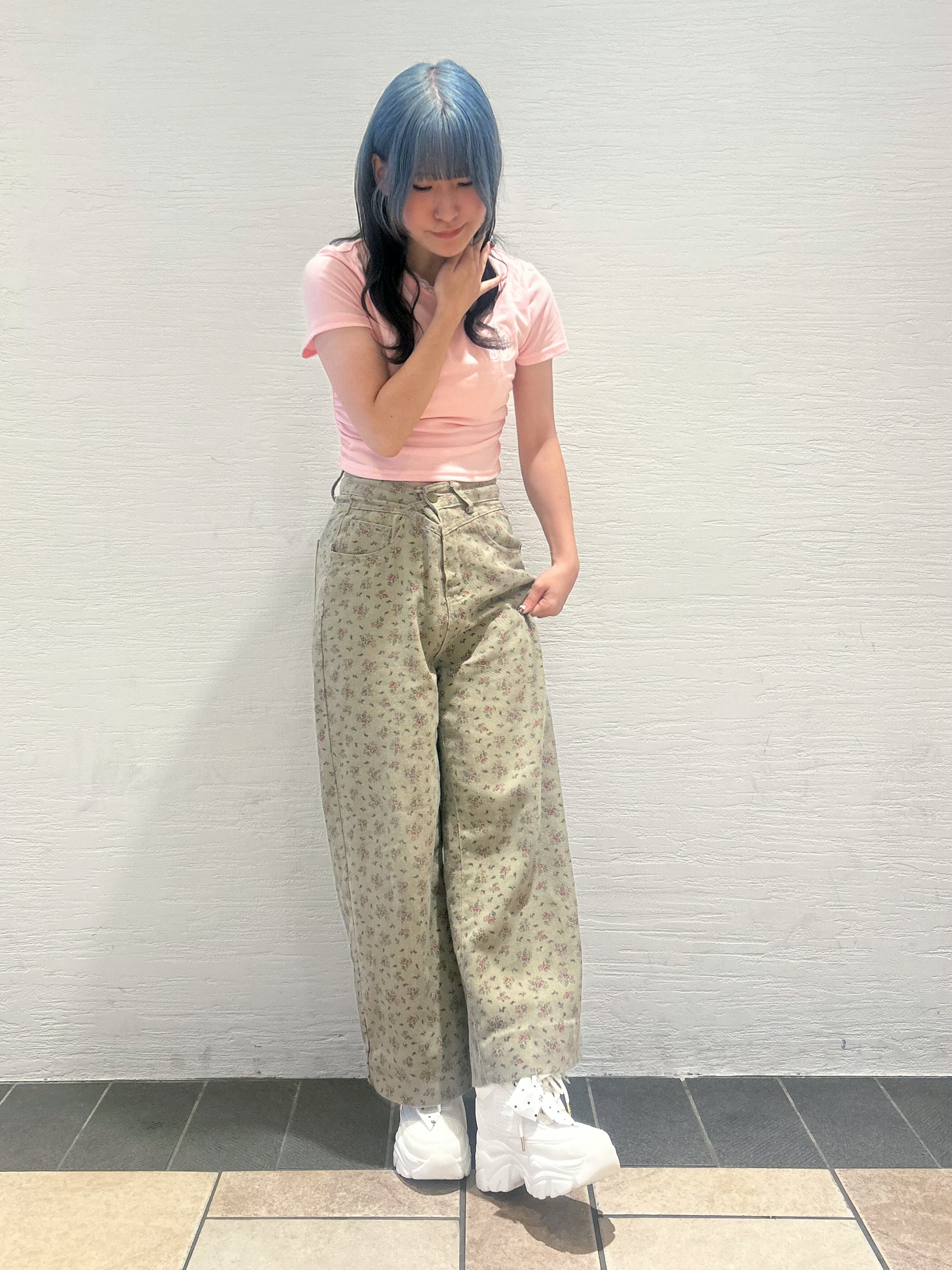 miyuさんの「ESPERANZA｜きゅんフィットリボン付き2WAYインヒールスニーカー」を使ったコーディネート