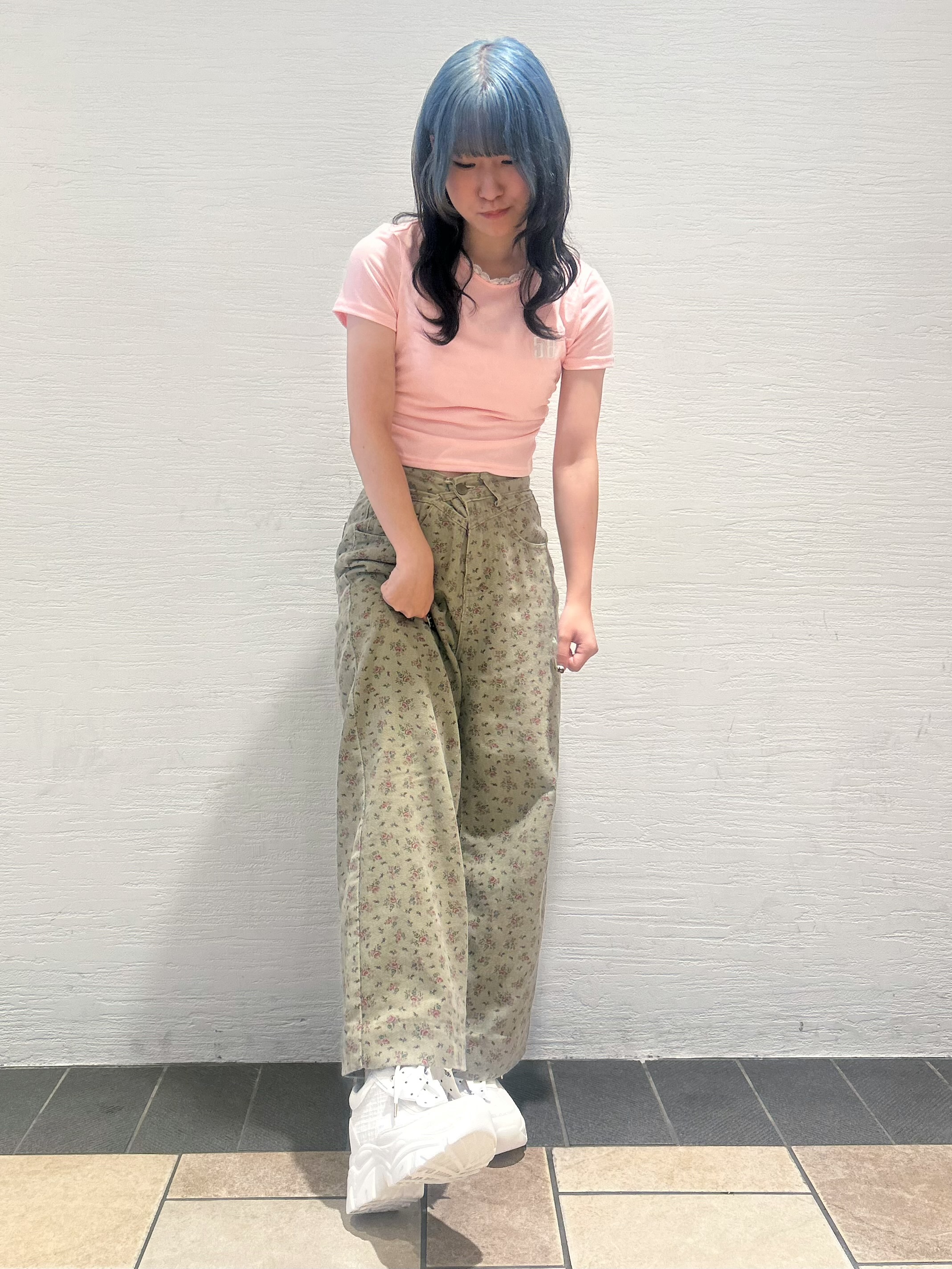 miyuさんの「ESPERANZA｜きゅんフィットリボン付き2WAYインヒールスニーカー」を使ったコーディネート