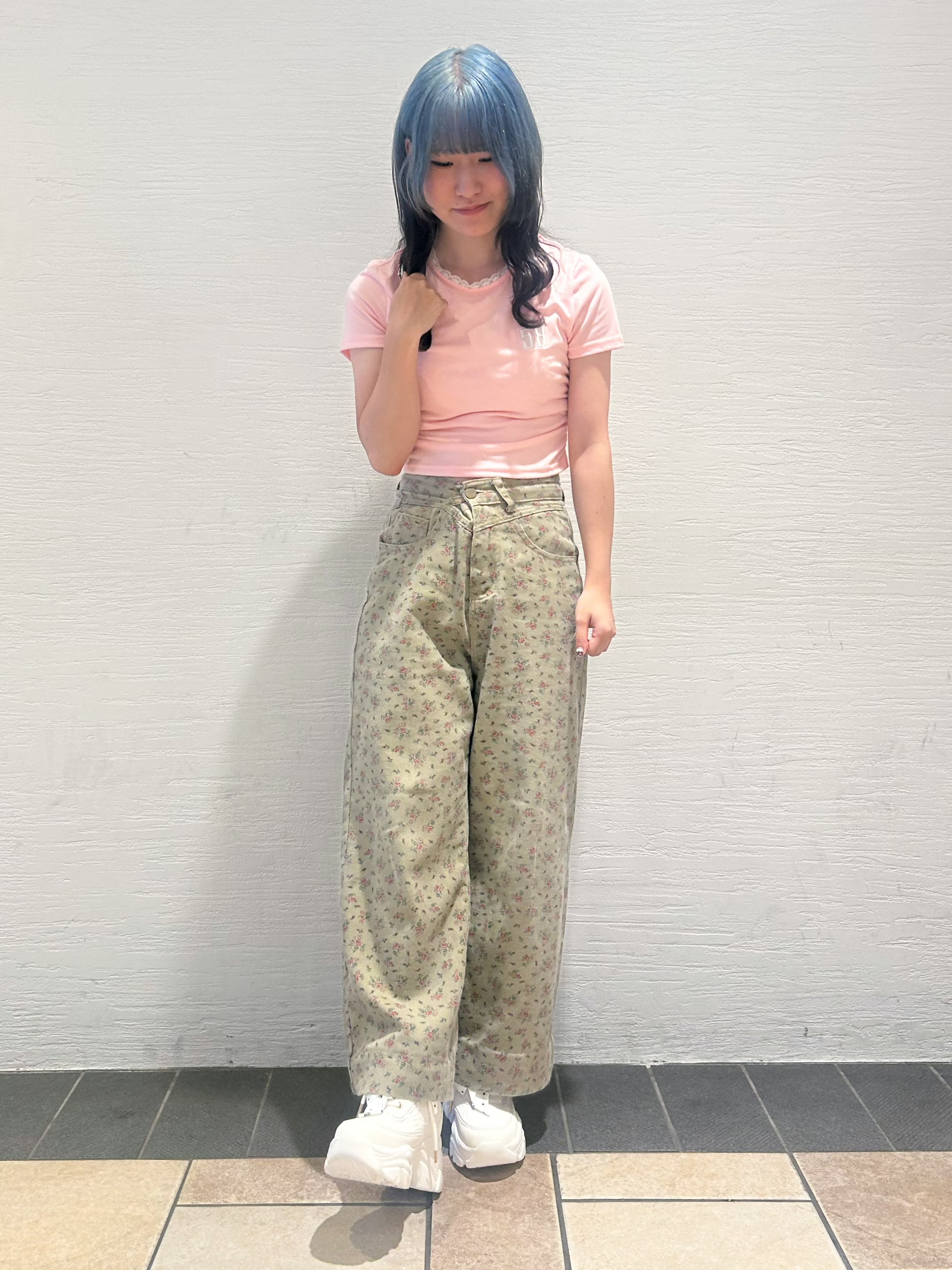 miyuさんの「ESPERANZA｜きゅんフィットリボン付き2WAYインヒールスニーカー」を使ったコーディネート