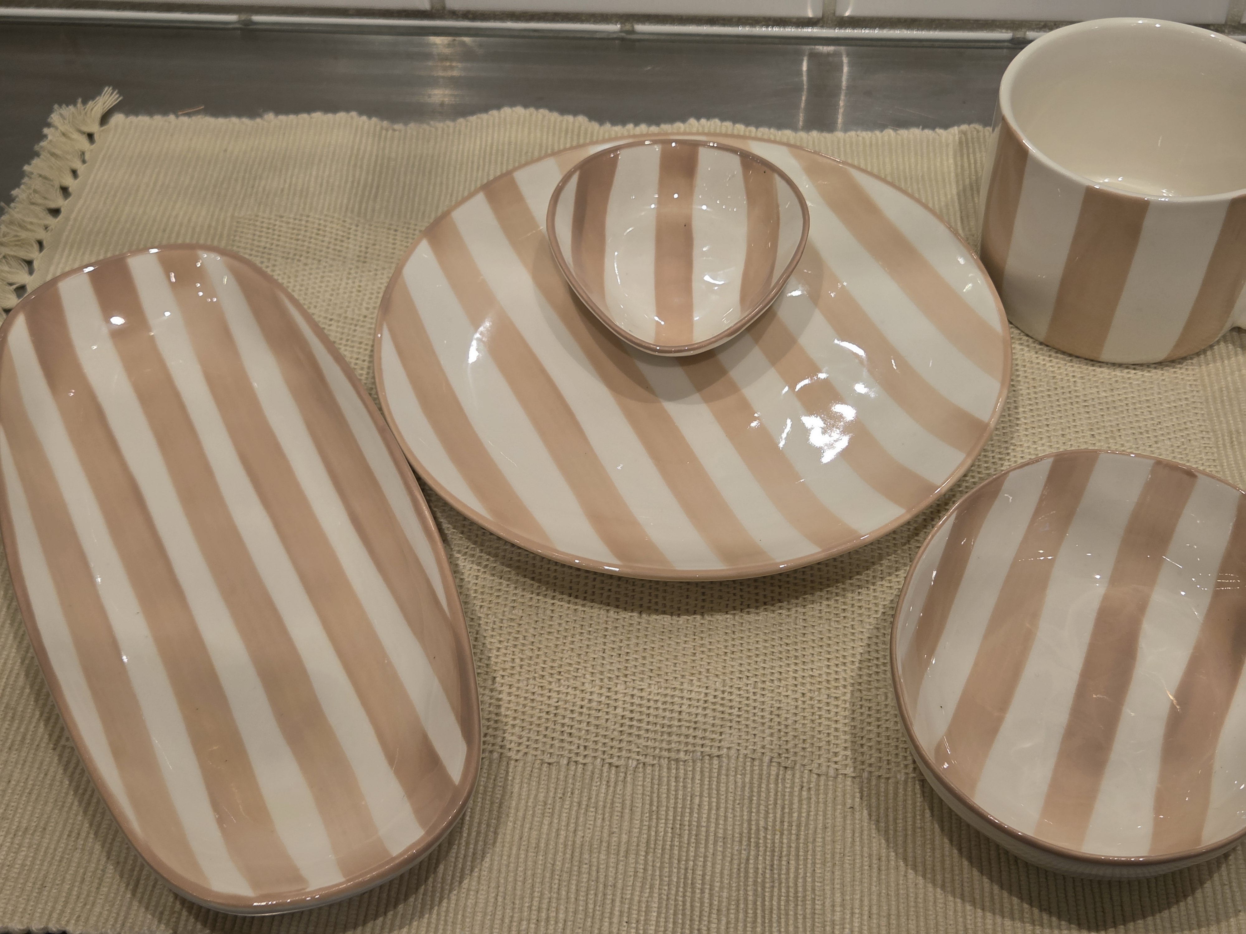 さっきーさんの「212 KITCHEN STORE｜ストライプ オーバルプレート PK」を使ったコーディネート