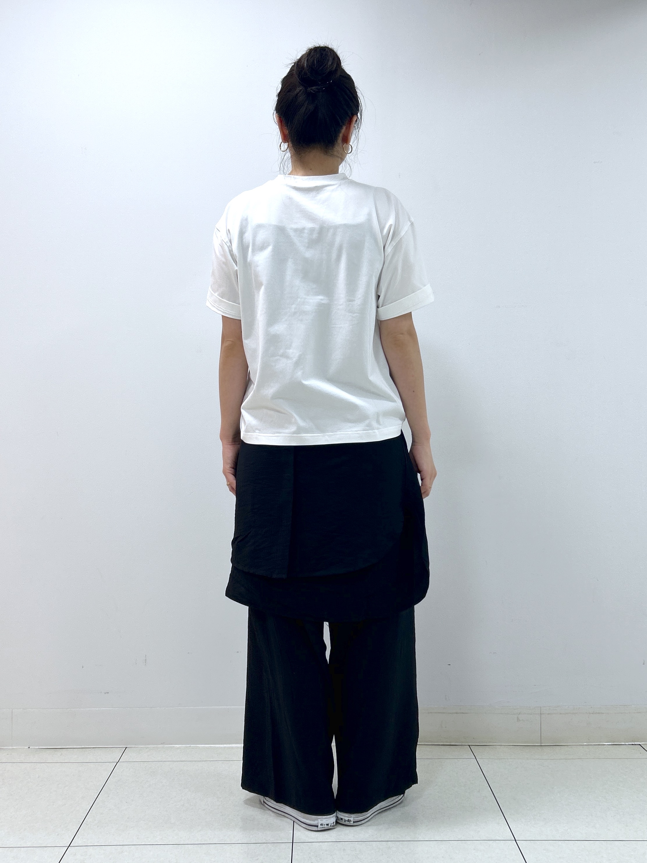 Kaiさんの「Dessin｜グラフィックデザイン Tシャツ」を使ったコーディネート