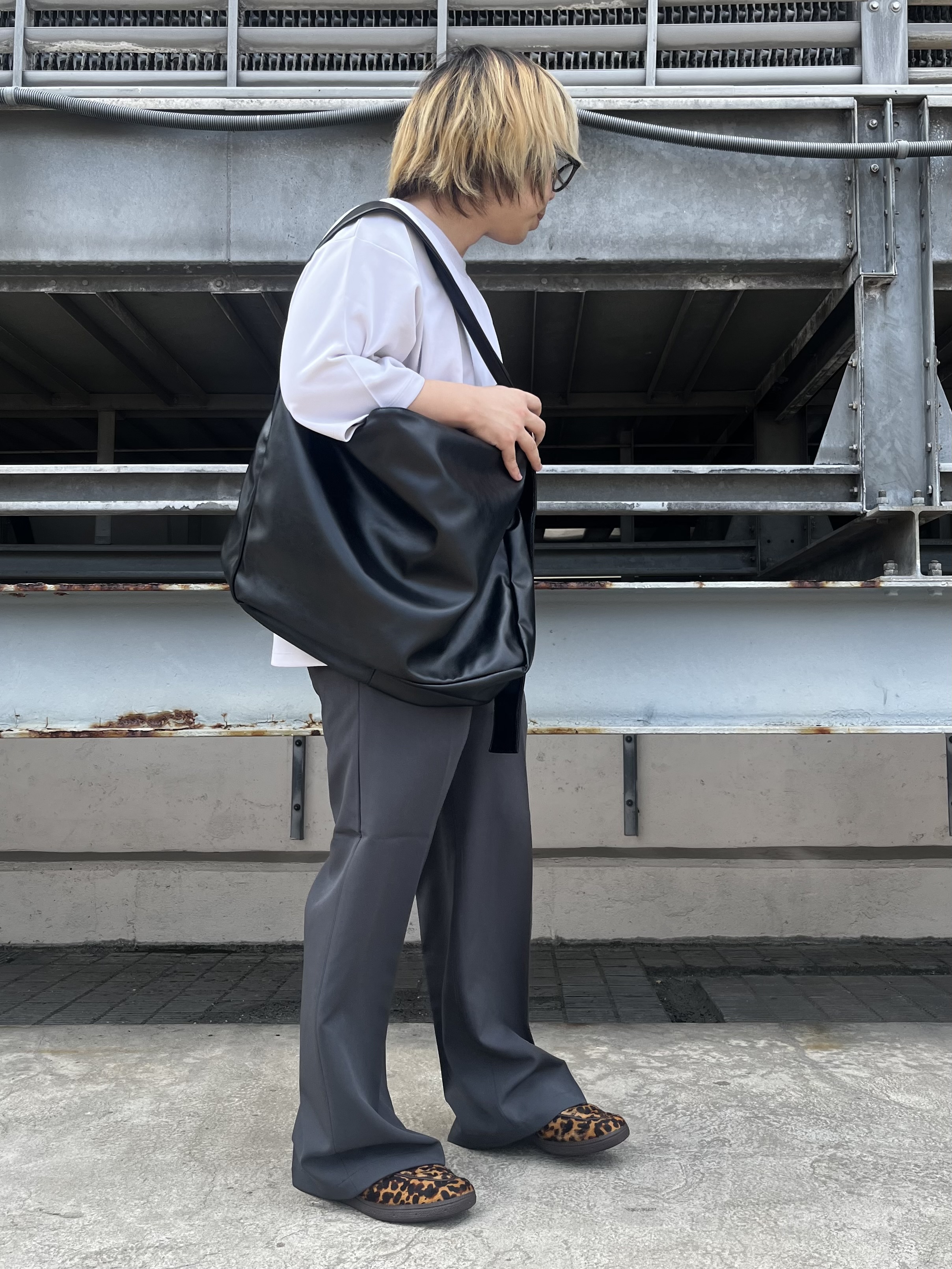 taigaさんの「tk.TAKEO KIKUCHI｜【防シワ／ストレッチ/セット対応可】smart shift seriesワイドストレートパンツ」を使ったコーディネート