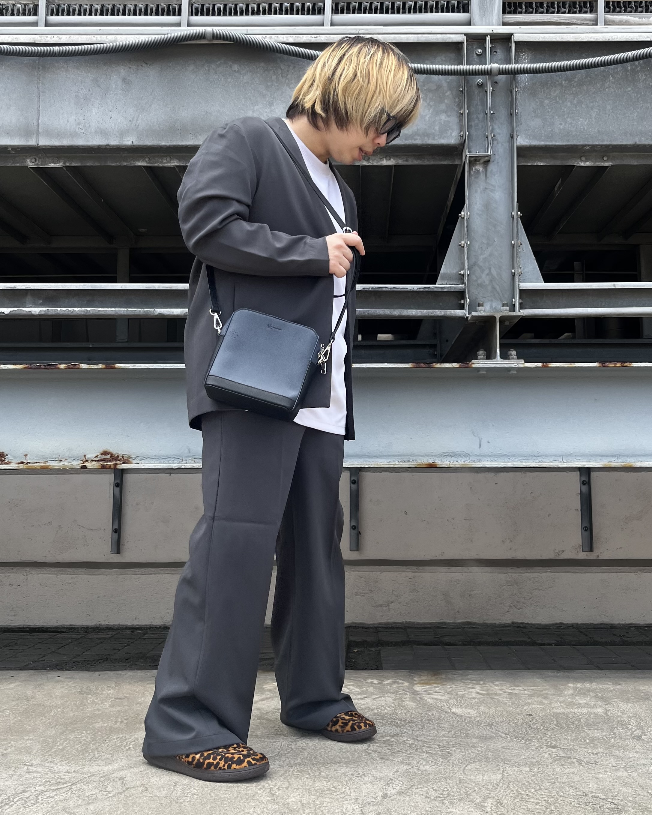 taigaさんの「tk.TAKEO KIKUCHI｜【防シワ／ストレッチ/セット対応可】smart shift seriesワイドストレートパンツ」を使ったコーディネート