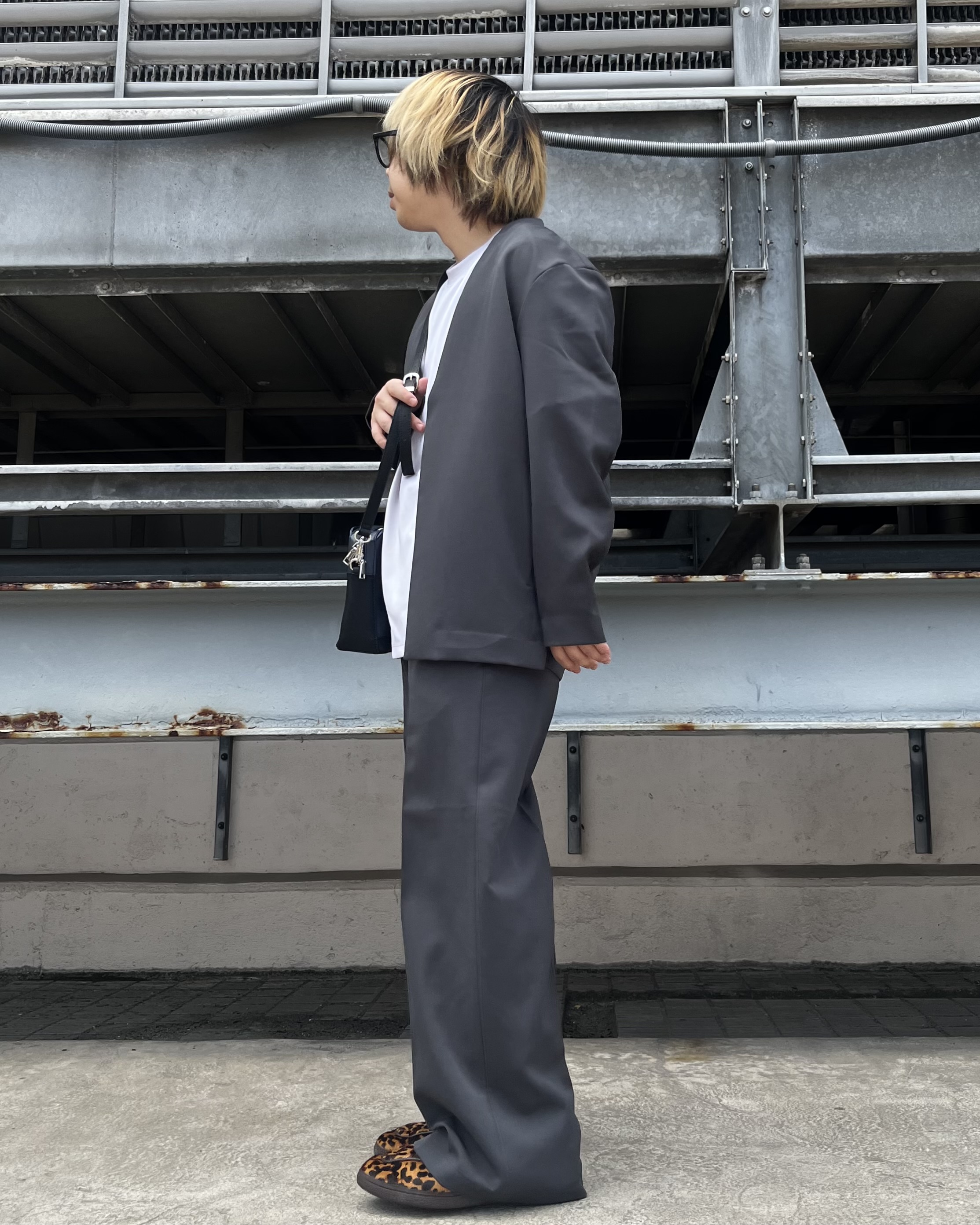 taigaさんの「tk.TAKEO KIKUCHI｜【防シワ／ストレッチ/セット対応可】smart shift seriesワイドストレートパンツ」を使ったコーディネート
