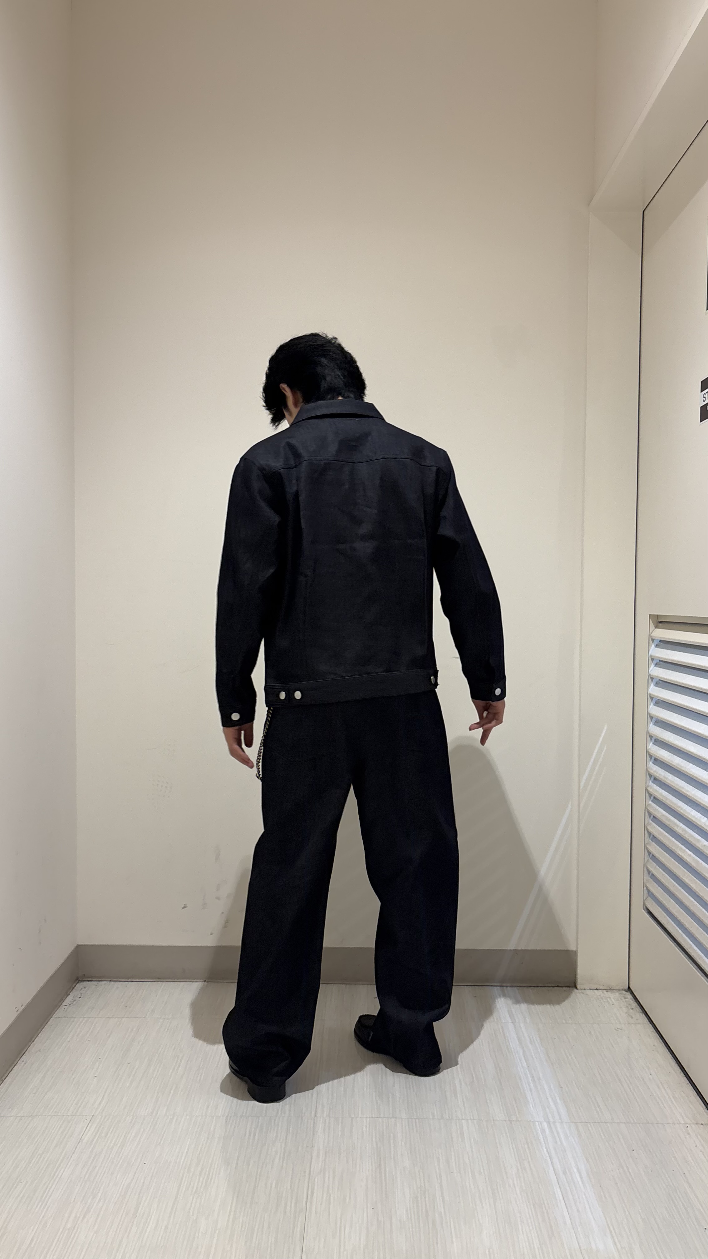 辻一樹さんの「tk.TAKEO KIKUCHI｜【色褪せしにくいデニム/セットアップ対応可】Comfy Fadeless Denim Seriesデ」を使ったコーディネート