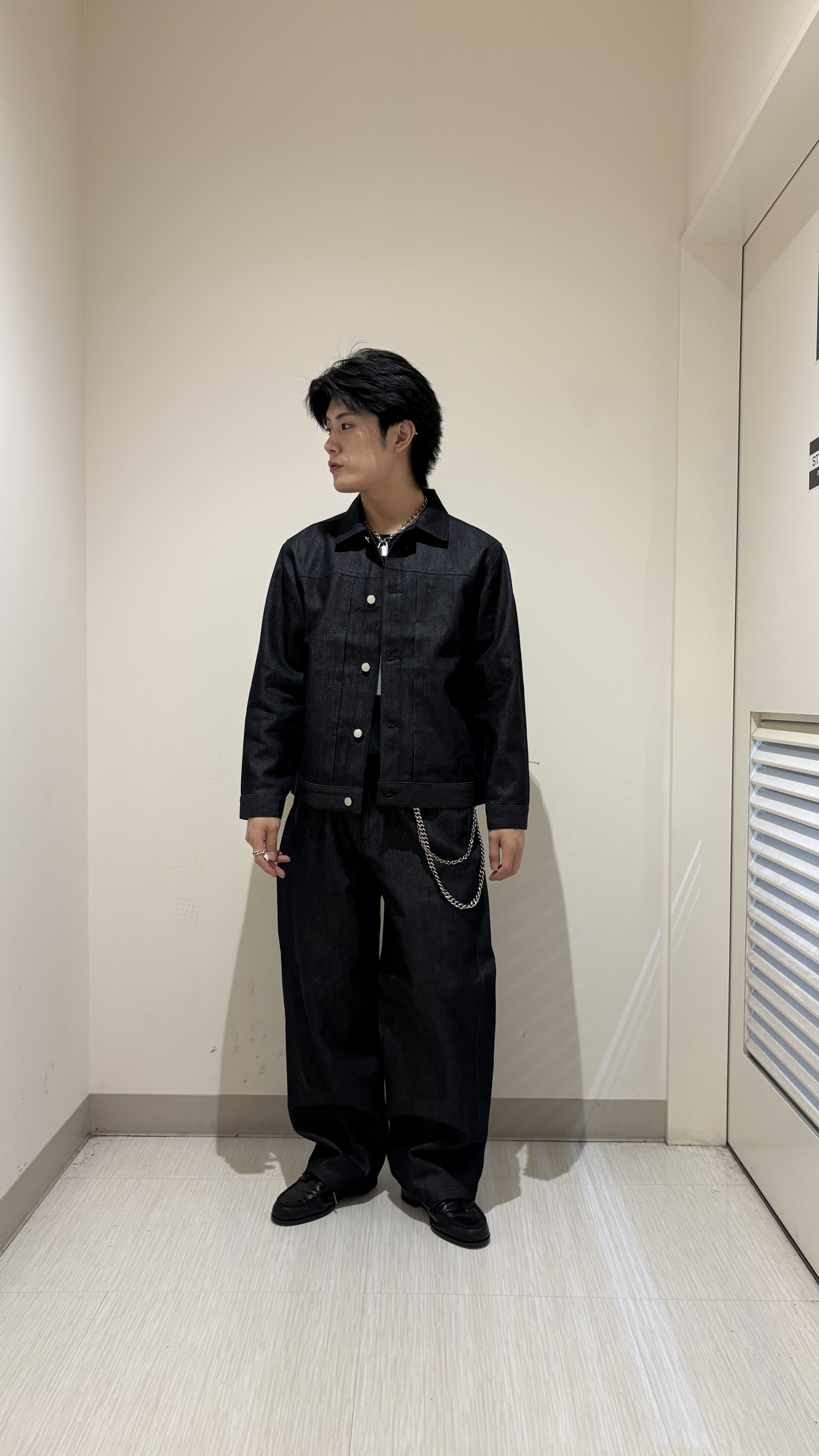 辻一樹さんの「tk.TAKEO KIKUCHI｜【色褪せしにくいデニム/セットアップ対応可】Comfy Fadeless Denim Seriesデ」を使ったコーディネート