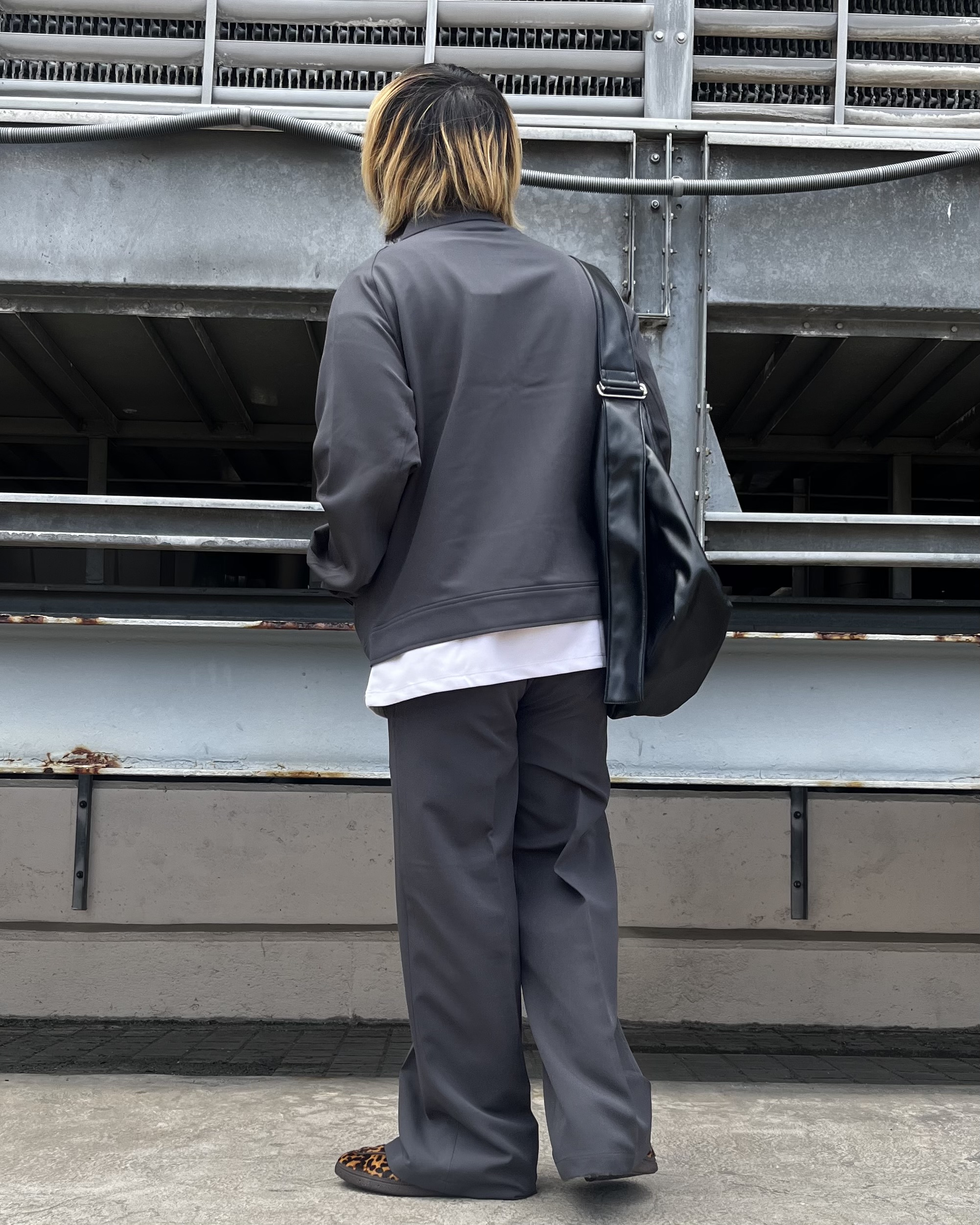 taigaさんの「tk.TAKEO KIKUCHI｜【防シワ／ストレッチ/セット対応可】smart shift series ジップブルゾン」を使ったコーディネート