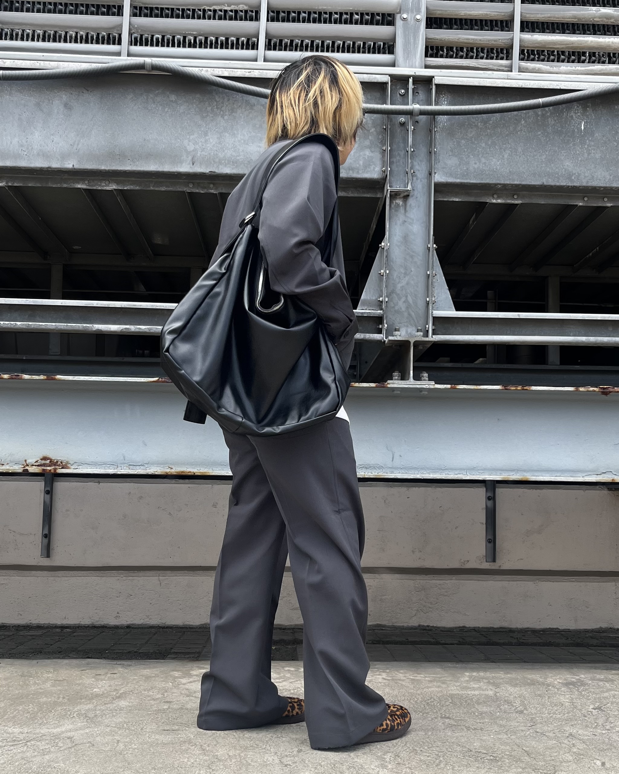 taigaさんの「tk.TAKEO KIKUCHI｜【防シワ／ストレッチ/セット対応可】smart shift series ジップブルゾン」を使ったコーディネート