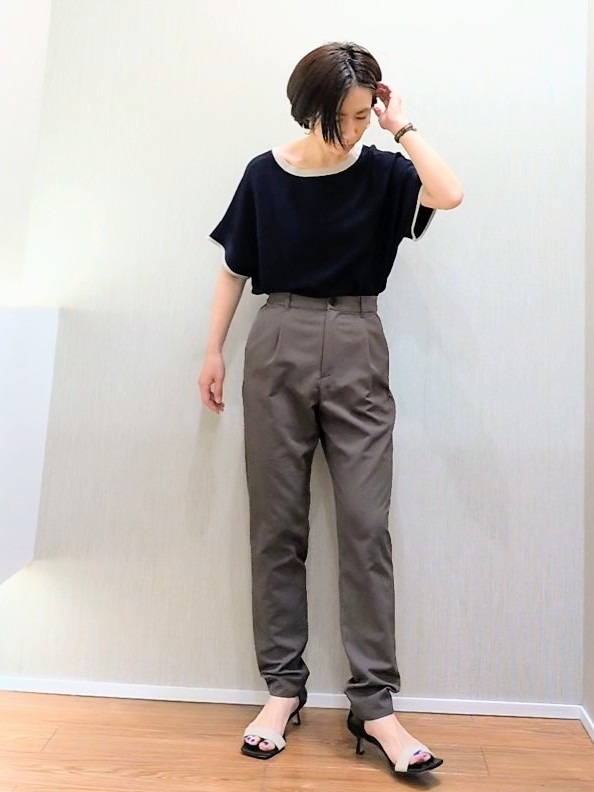 ミズタさんの「UNTITLED｜【11色展開/体型カバー】前後2WAYフレンチスリーブニット」を使ったコーディネート
