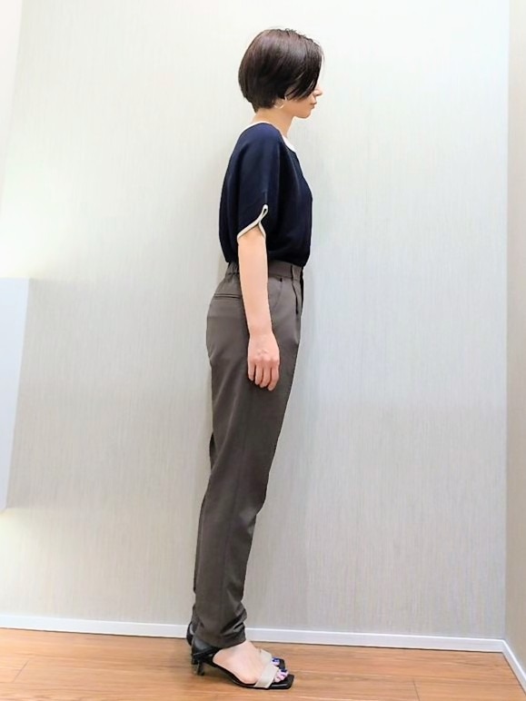 ミズタさんの「UNTITLED｜【11色展開/体型カバー】前後2WAYフレンチスリーブニット」を使ったコーディネート