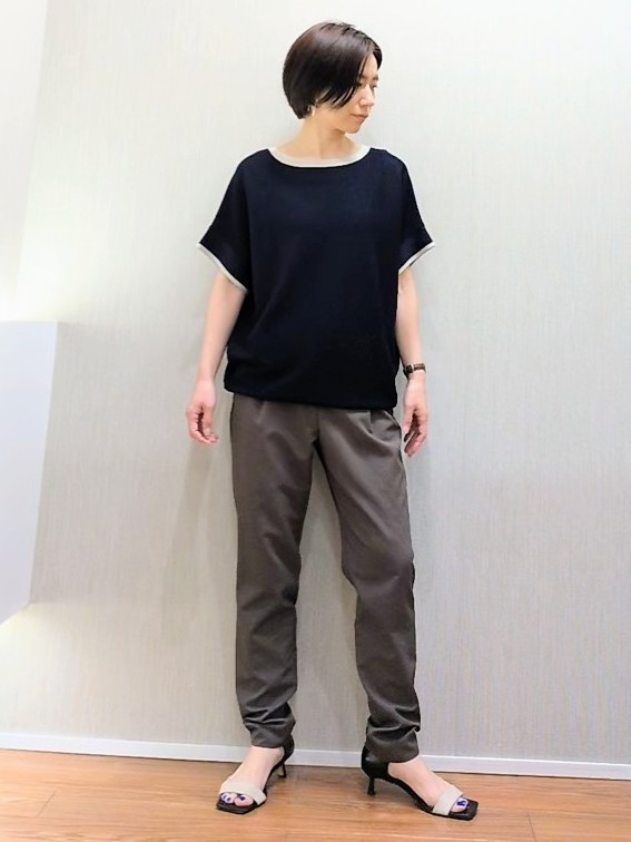 ミズタさんの「UNTITLED｜【11色展開/体型カバー】前後2WAYフレンチスリーブニット」を使ったコーディネート