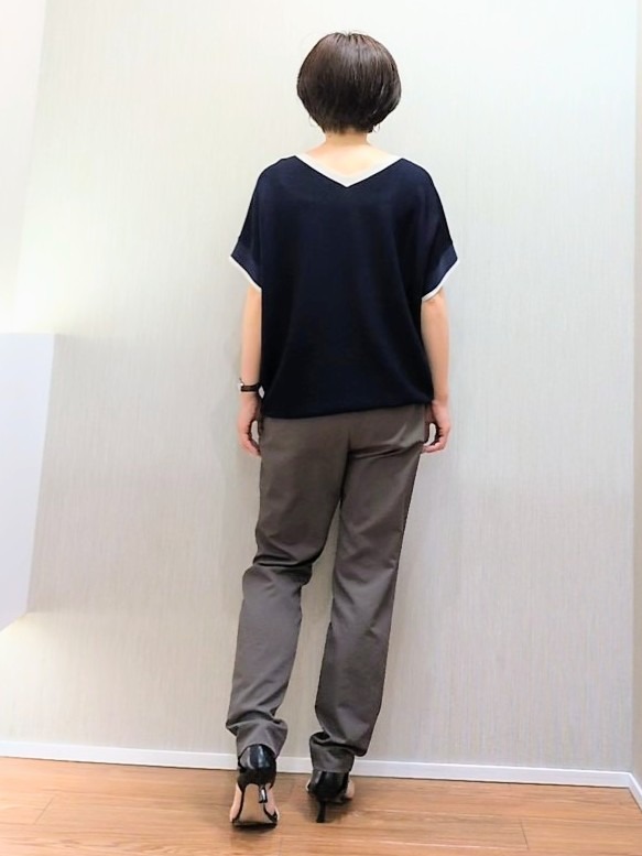 ミズタさんの「UNTITLED｜【11色展開/体型カバー】前後2WAYフレンチスリーブニット」を使ったコーディネート