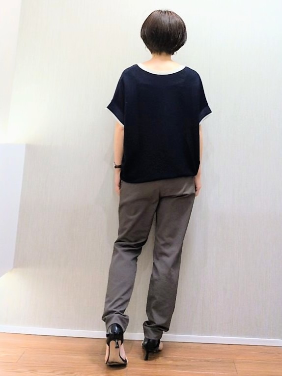 ミズタさんの「UNTITLED｜【11色展開/体型カバー】前後2WAYフレンチスリーブニット」を使ったコーディネート