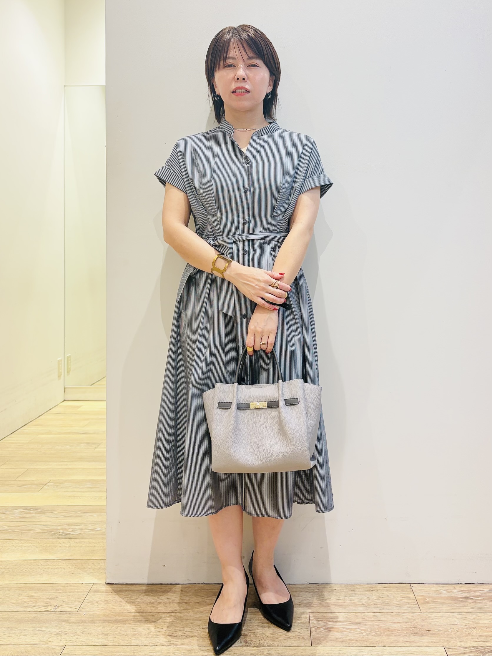 YUKOさんの「index｜【接触冷感／UV】ストライプタックシャツワンピース《洗濯機OK》」を使ったコーディネート