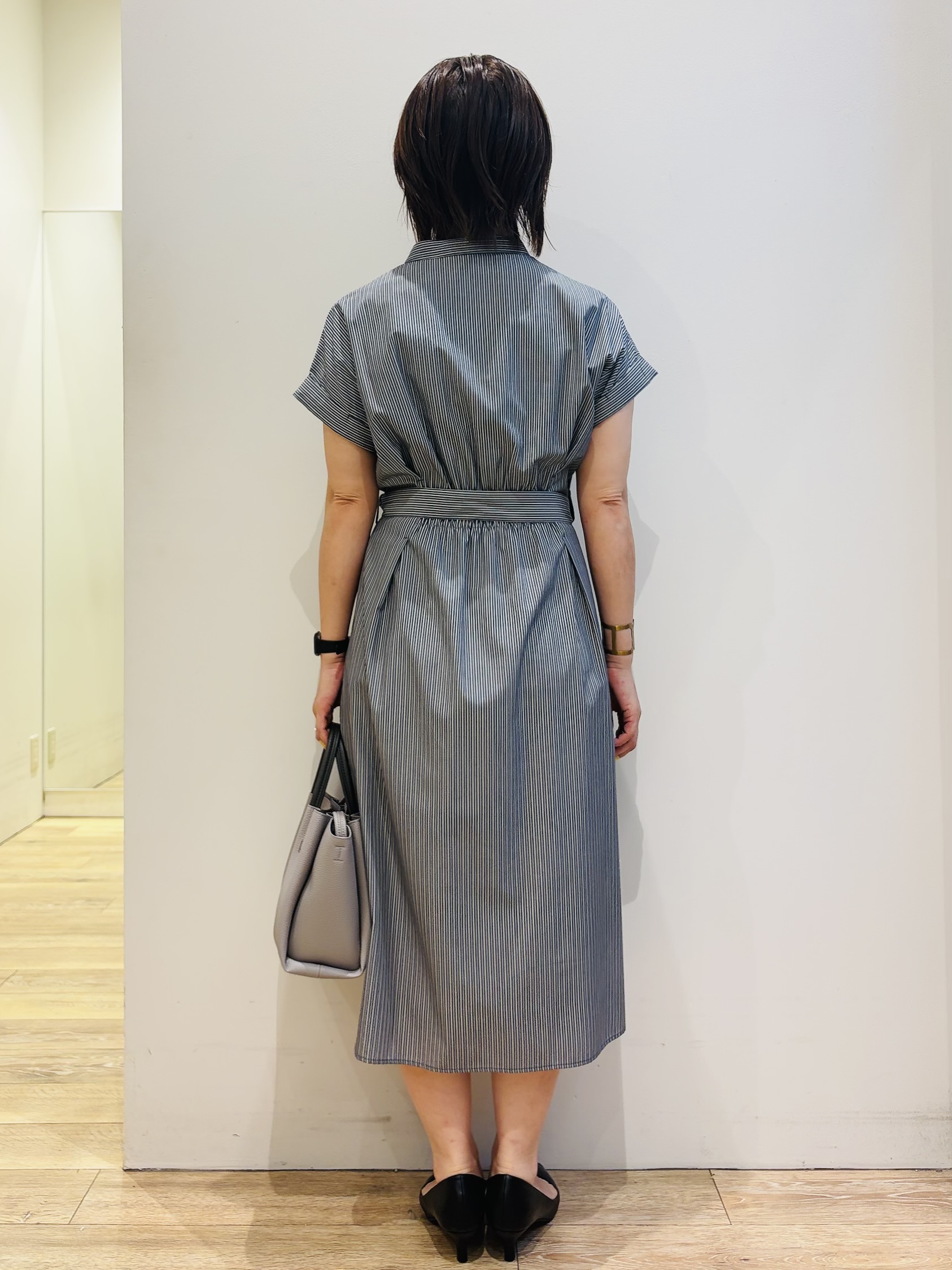 YUKOさんの「index｜【接触冷感／UV】ストライプタックシャツワンピース《洗濯機OK》」を使ったコーディネート