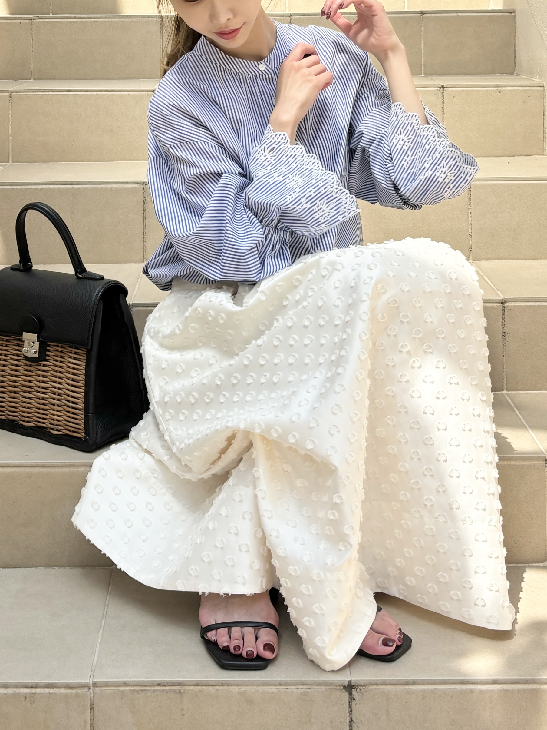 清水夏姫さんの「DRESSTERIOR｜カットジャガードボリュームスカート」を使ったコーディネート