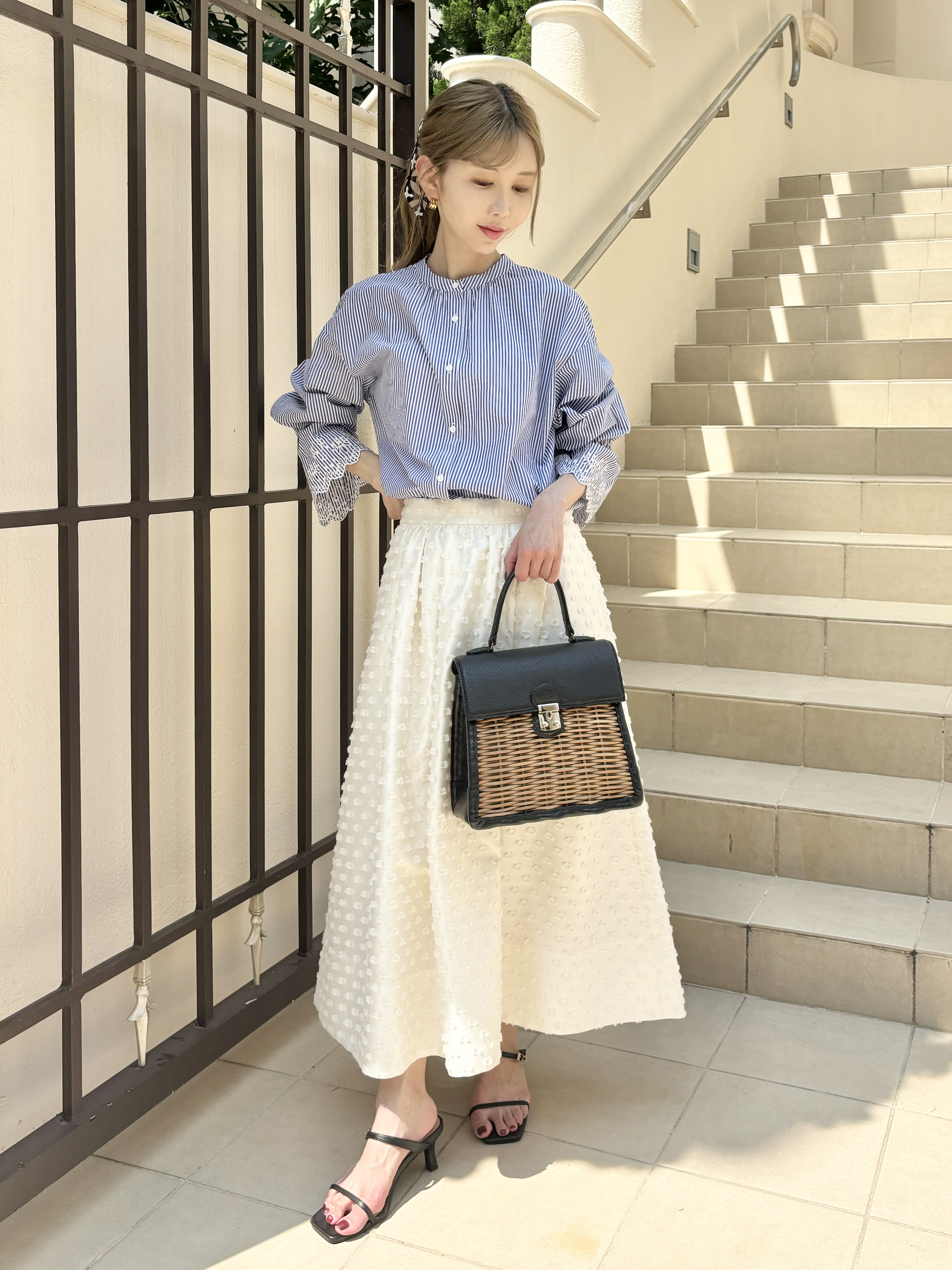清水夏姫さんの「DRESSTERIOR｜カットジャガードボリュームスカート」を使ったコーディネート