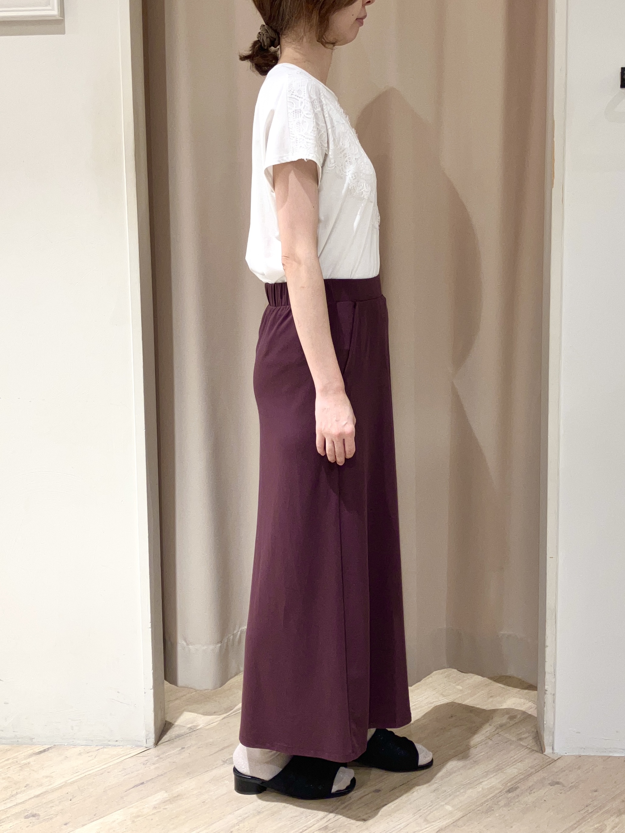 kimiさんの「grove｜【持続冷感/SET UP可】ひんやりポンチシリーズ／フロントレースドルマンカットソー」を使ったコーディネート