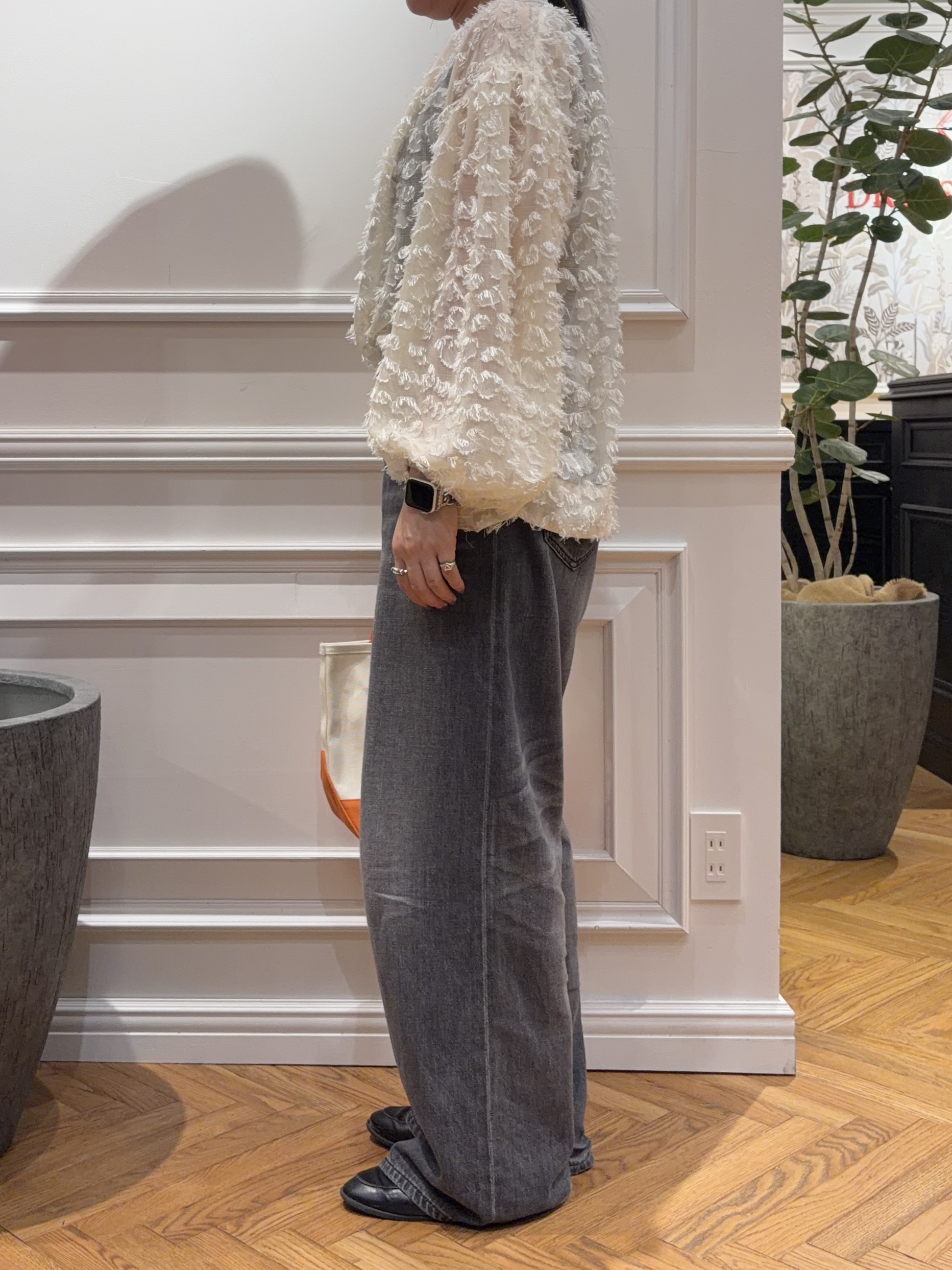 SAKAIさんの「DRESSTERIOR｜ジャガードボリュームブラウス」を使ったコーディネート