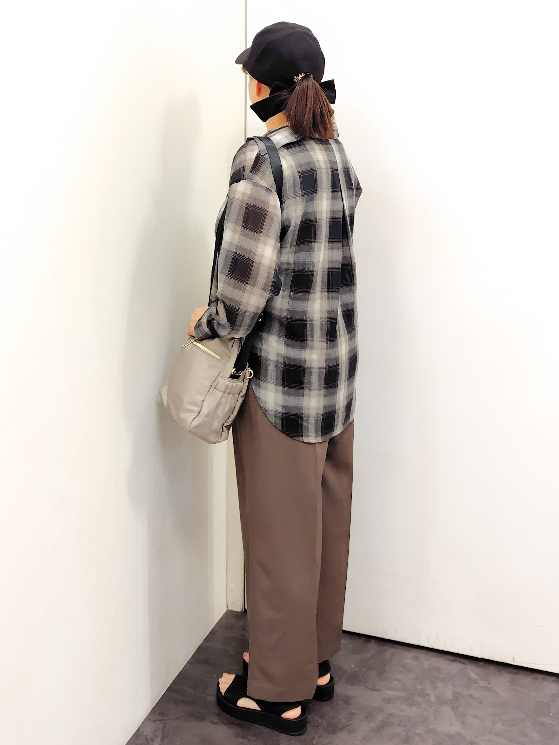 こんちゃんさんの「grove｜シアーオンブレチェックシャツ」を使ったコーディネート