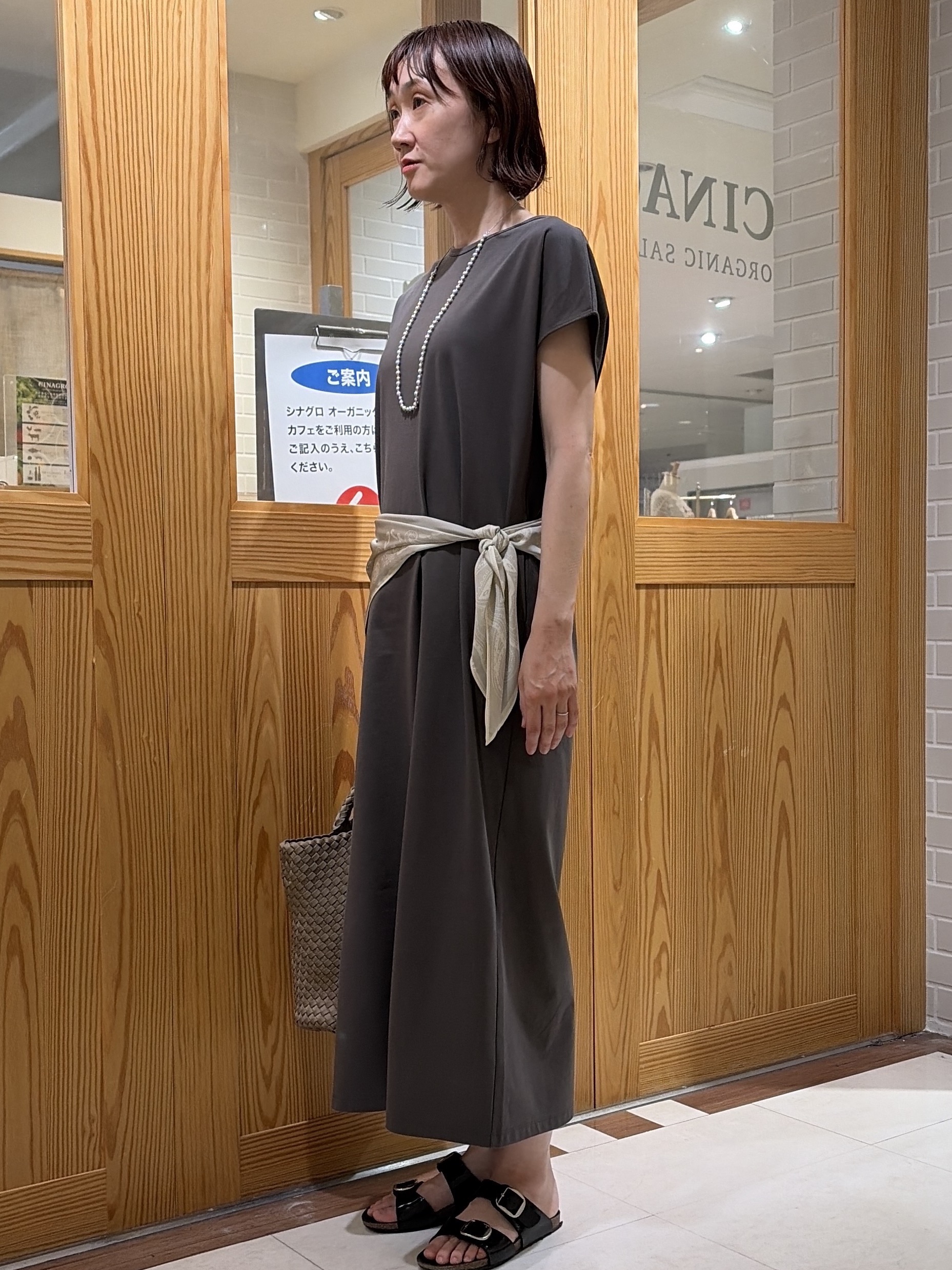 ゆうさんの「UNTITLED｜【接触冷感/UVカット/遮熱/抗菌防臭】ライトプレーティングワンピース」を使ったコーディネート