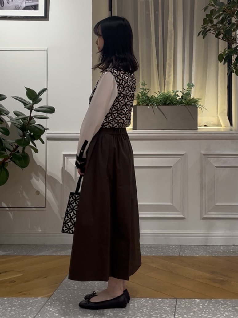 Lilyさんの「DRESSTERIOR｜【着映え/ウォッシャブル】オーバーラップサークル コンビシャツ」を使ったコーディネート