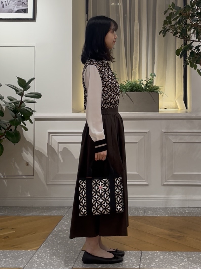 Lilyさんの「DRESSTERIOR｜【着映え/ウォッシャブル】オーバーラップサークル コンビシャツ」を使ったコーディネート