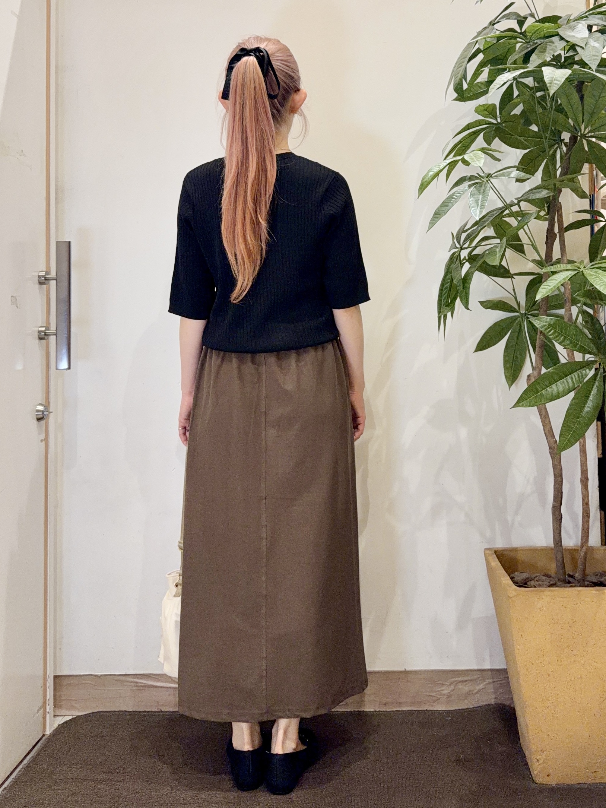 AYUMIさんの「SHOO･LA･RUE｜【S-LL】抜け感ある着こなしに ヘンリーネック リブニット」を使ったコーディネート